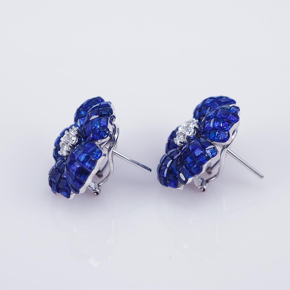 Modern 18 Carat White Gold Invisible Sapphire and Diamond Flower For Sale