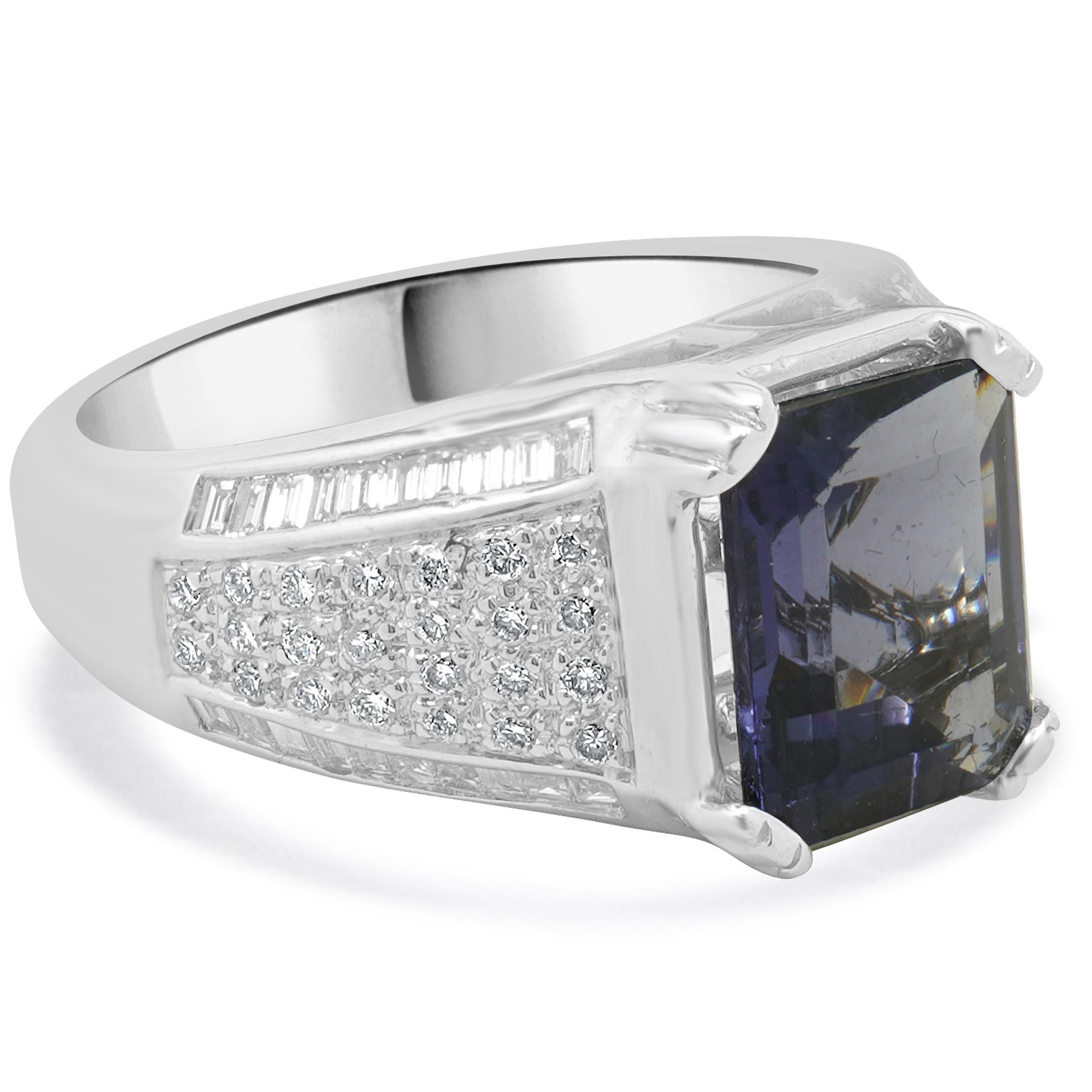 Bague en or blanc 18 carats à l'iolite et au diamant Excellent état - En vente à Scottsdale, AZ