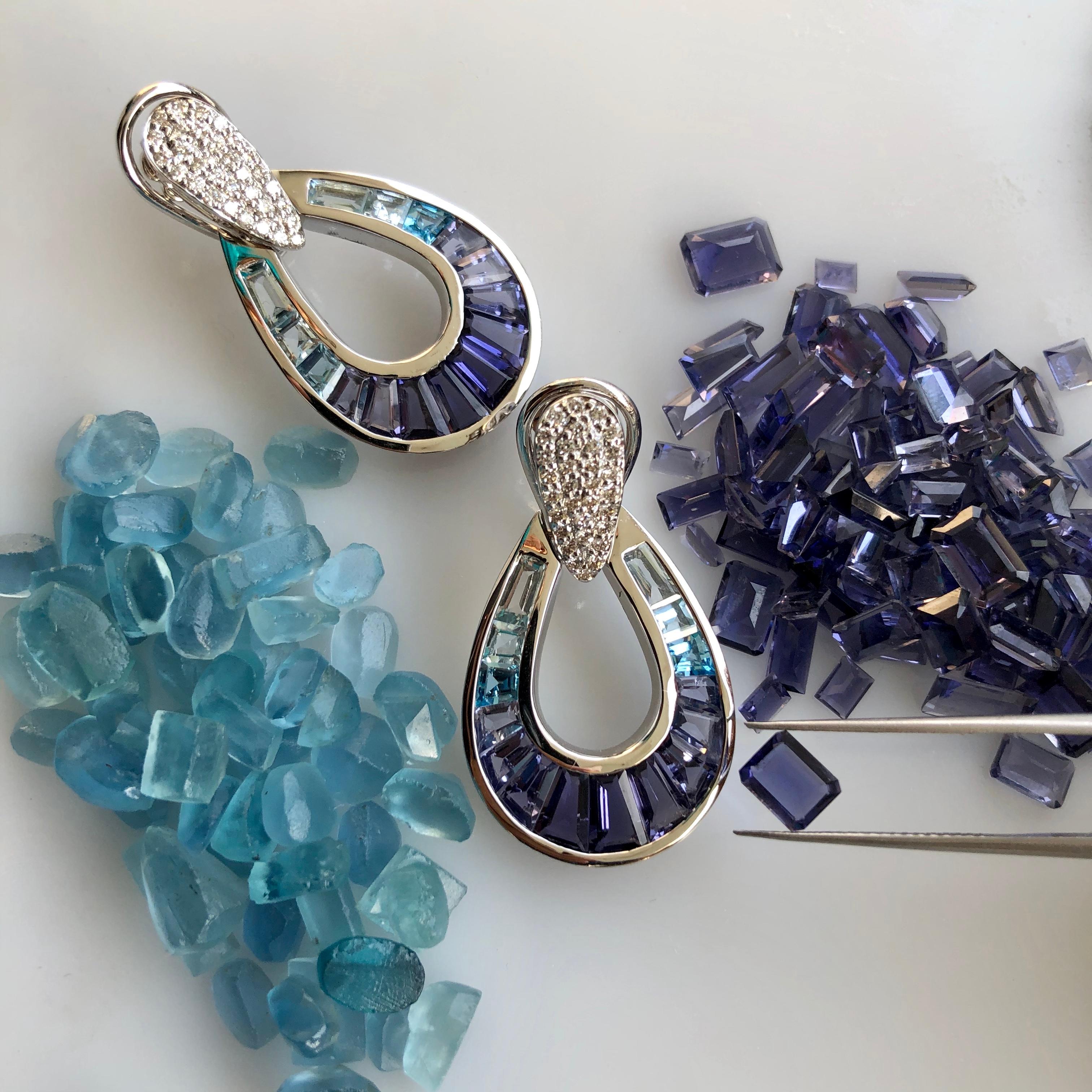 18 Karat White Gold Iolite Blue Topaz Aquamarine Pendant Necklace Earrings Set 9