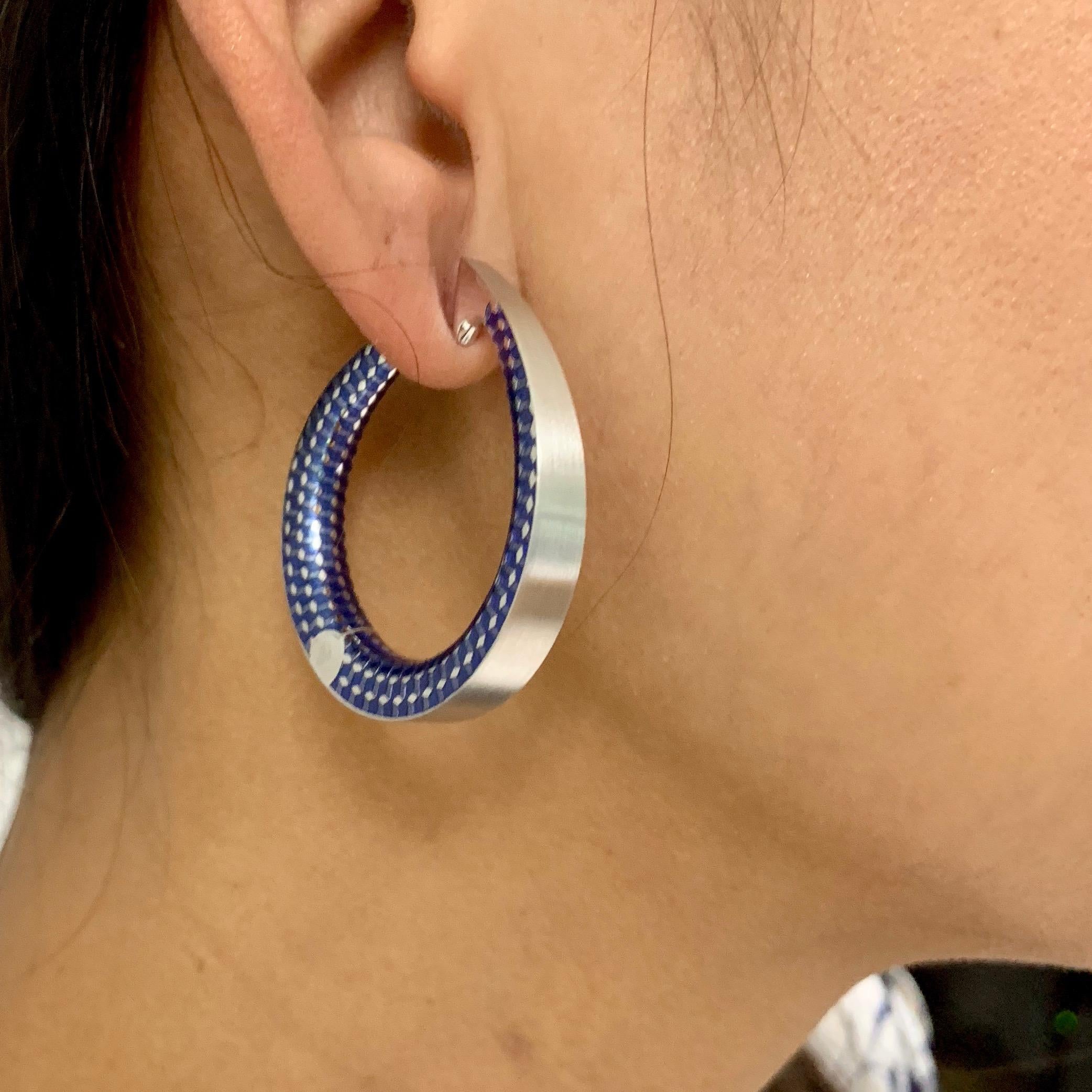 Emaille-Ohrringe mit Kaleidoskop aus 18 Karat Weißgold im Angebot 3