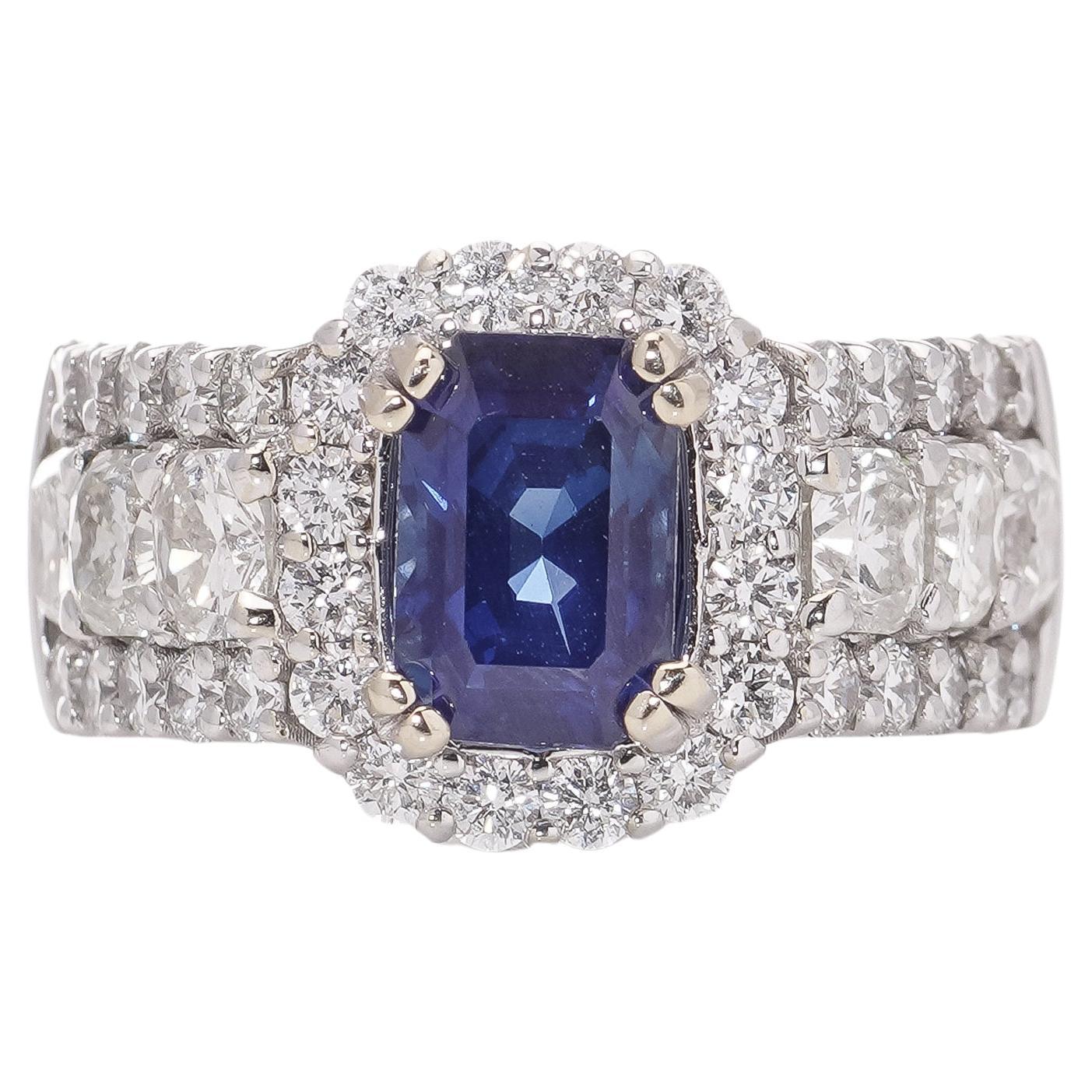 18 Karat White Gold Ladies Ring with Natural Corundum Sapphire with Diamonds For Sale