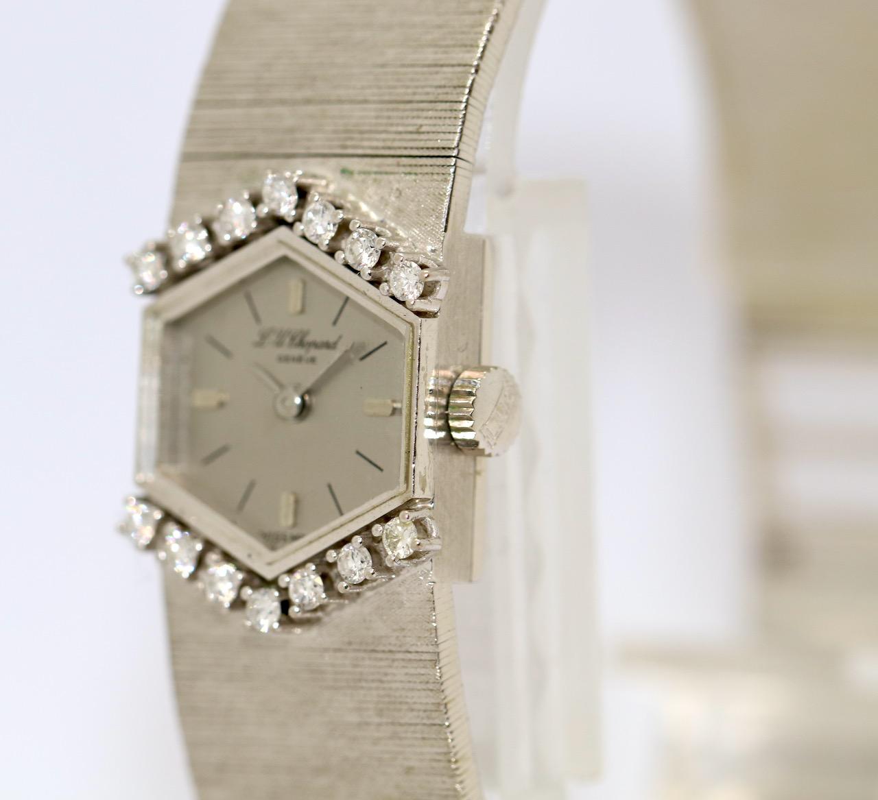 Sechseckige Damenarmbanduhr aus 18 Karat Weißgold von Chopard, mit Diamanten, mit Diamanten im Zustand „Gut“ im Angebot in Berlin, DE