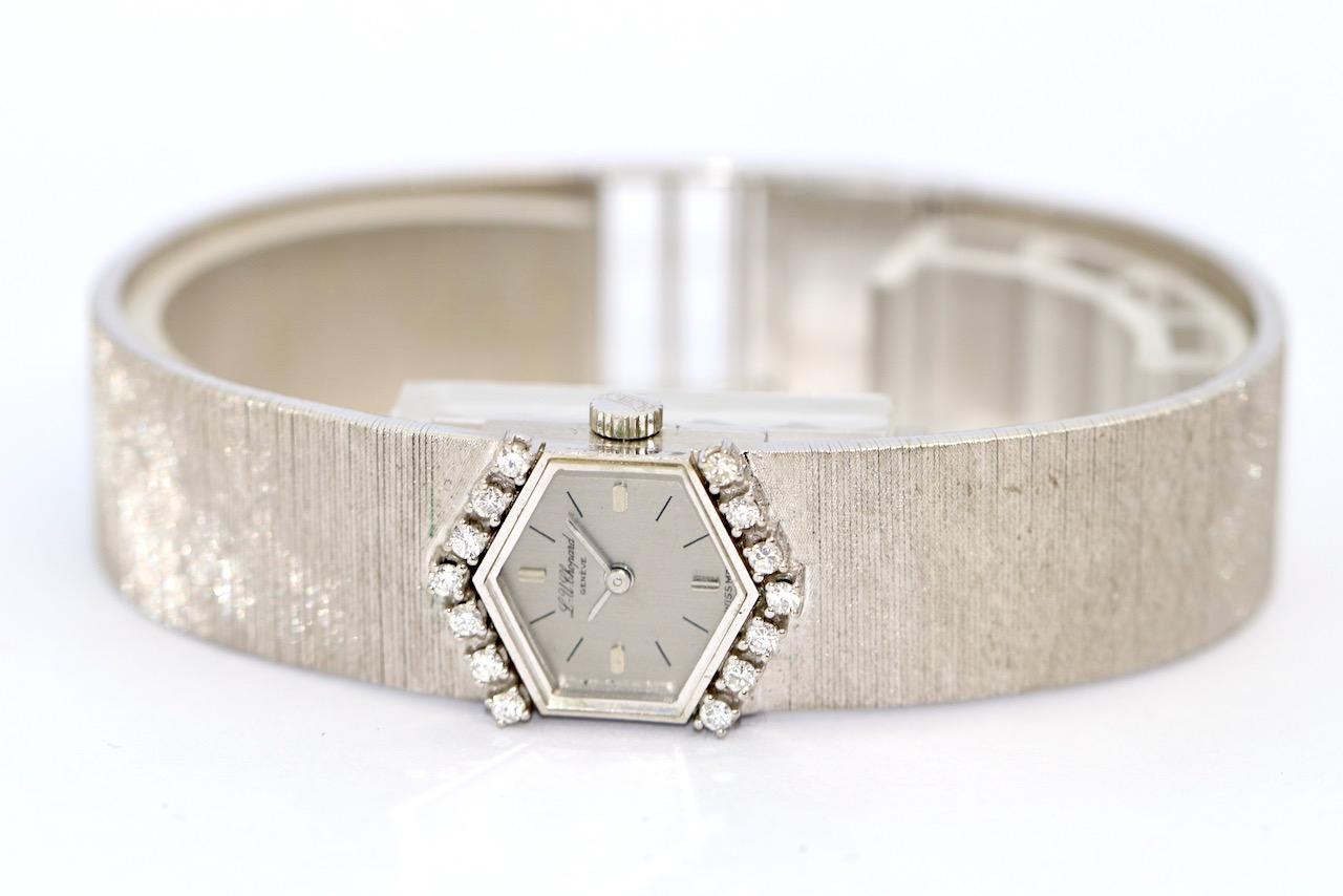 Chopard Montre-bracelet hexagonale pour femme en or blanc 18 carats avec diamants en vente 1