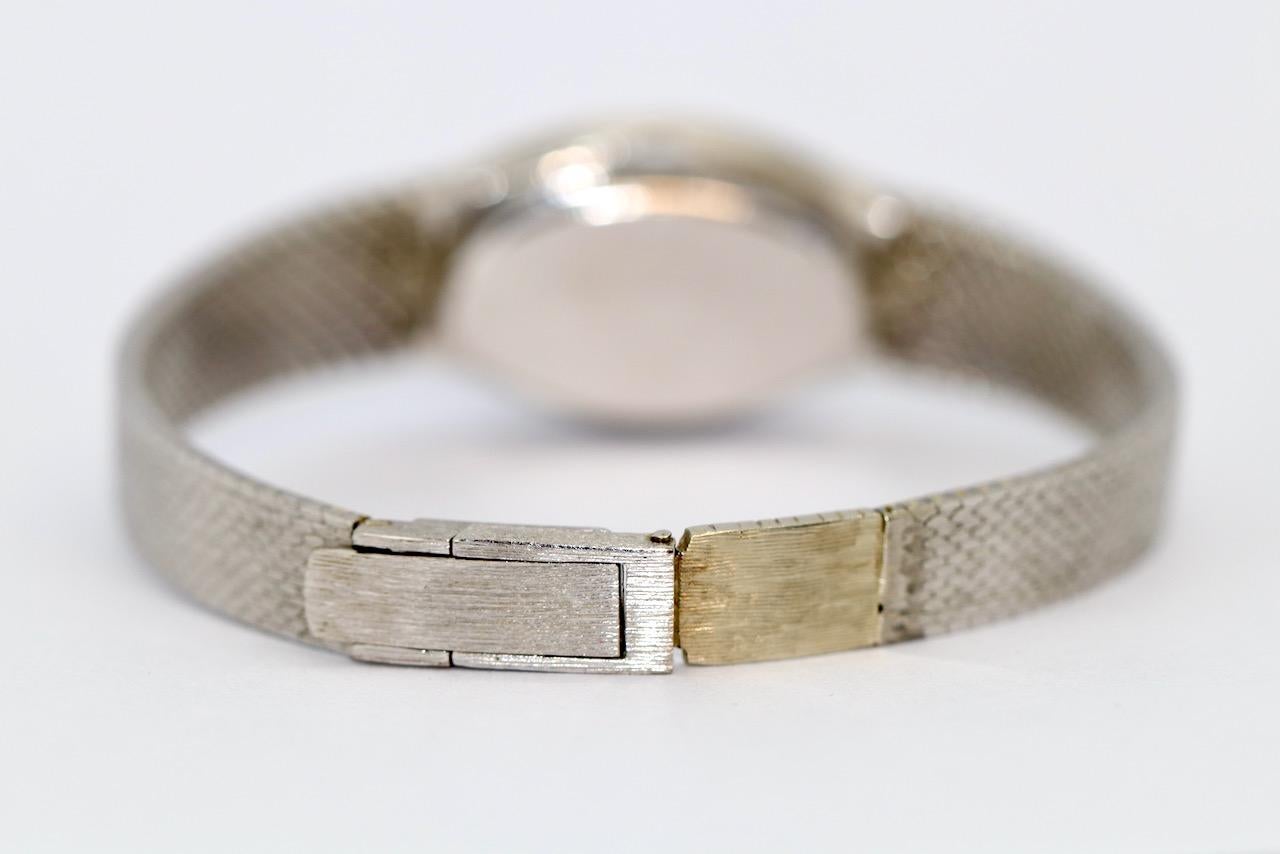 Montre-bracelet pour femme EBEL, en or blanc 18 carats, avec cadran en diamants et lapis en vente 3