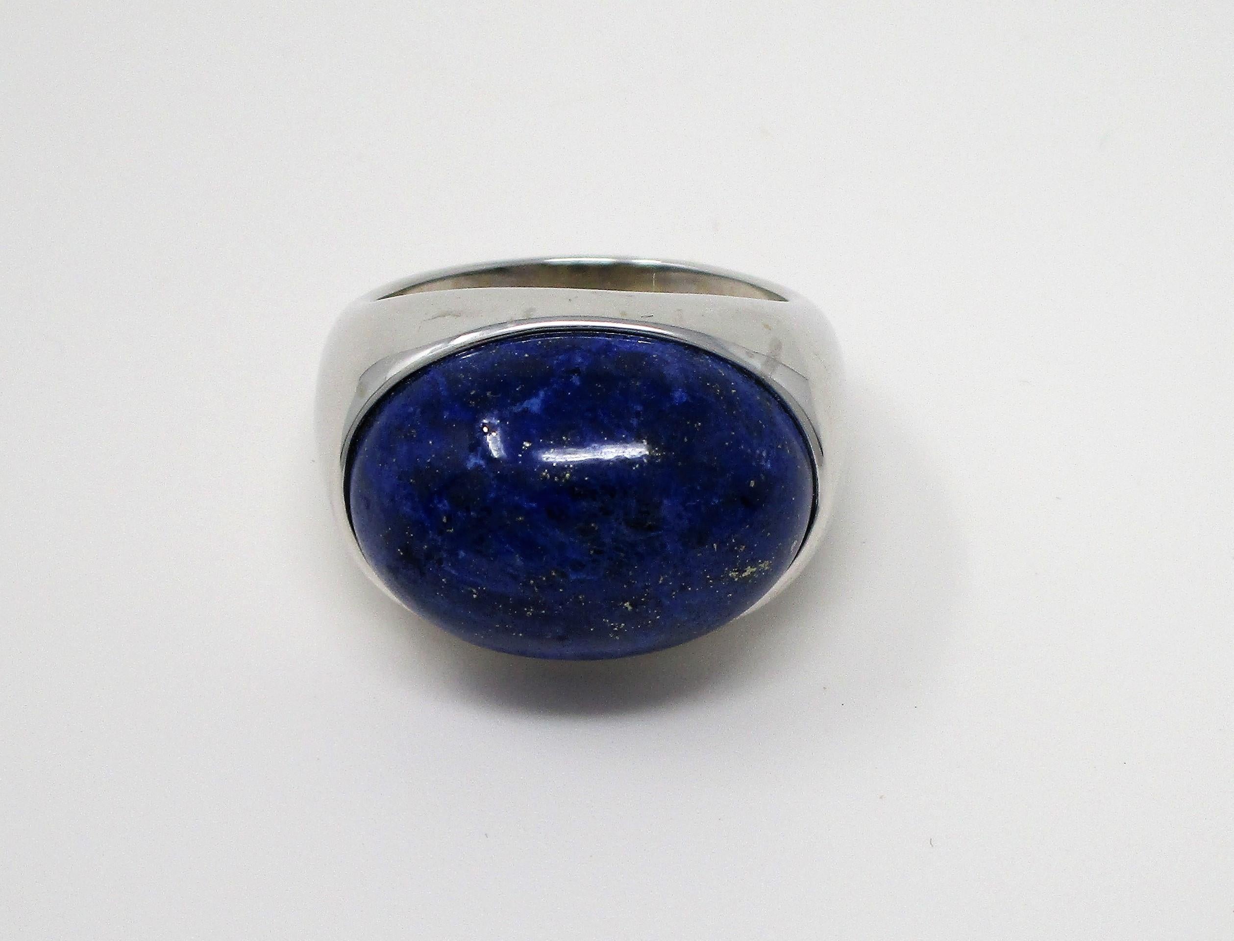 18 Karat White Gold Lapis Lazuli Ring In Good Condition For Sale In Dallas, TX