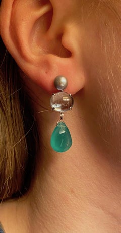 18 Karat White Gold Light Blue Topaz Green Agate Contemporary Design Earrings