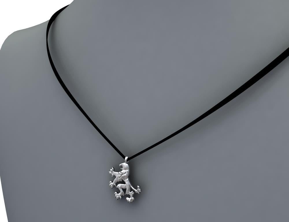 18 Karat White Gold Lion Rampant Pendant Necklace In New Condition For Sale In New York, NY