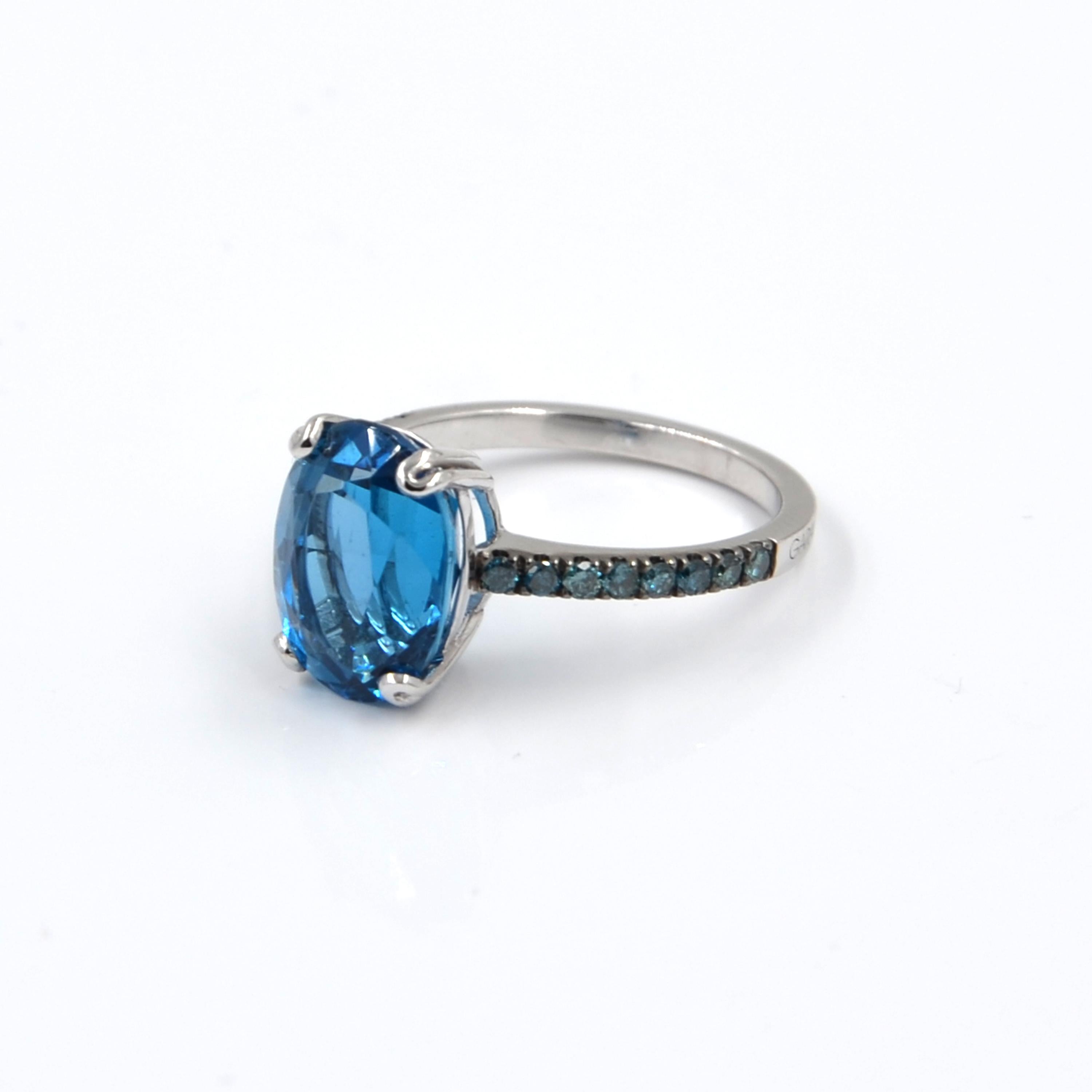 18 Karat White Gold London Blue Topaz and Blue Sapphires Garavelli Ring For Sale 1