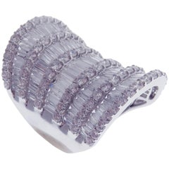 Anello con diamante lungo Baguette in oro bianco 18 carati