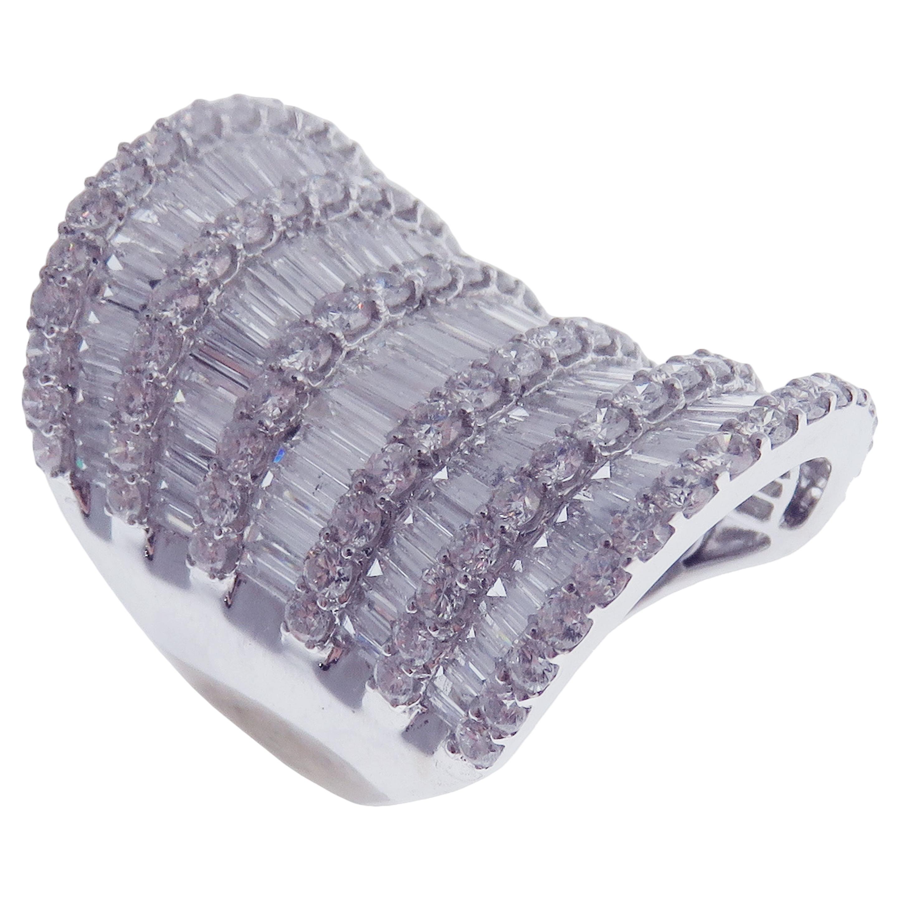 Langes Baguette-Diamantring aus 18 Karat Weißgold