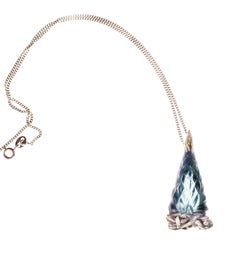 Collier pendentif contemporain Lupine en or blanc 18 carats avec quartz bleu