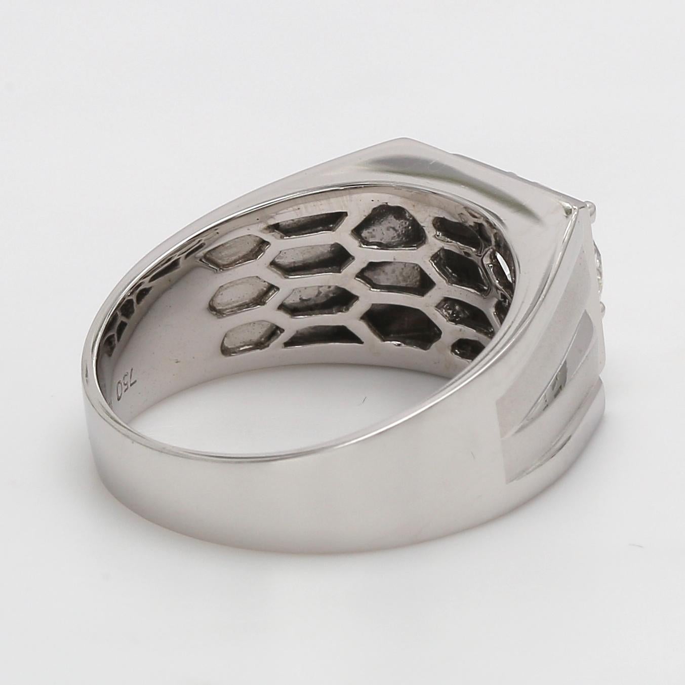 18 Karat White Gold Men's Wedding Diamond Signet Style Ring with 1.02 Carat GIA For Sale 1