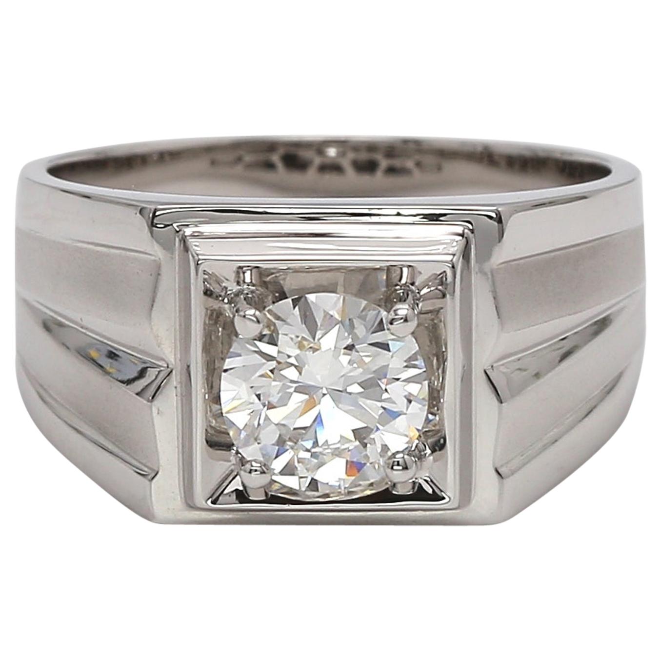 18 Karat White Gold Men's Wedding Diamond Signet Style Ring with 1.02 Carat GIA For Sale