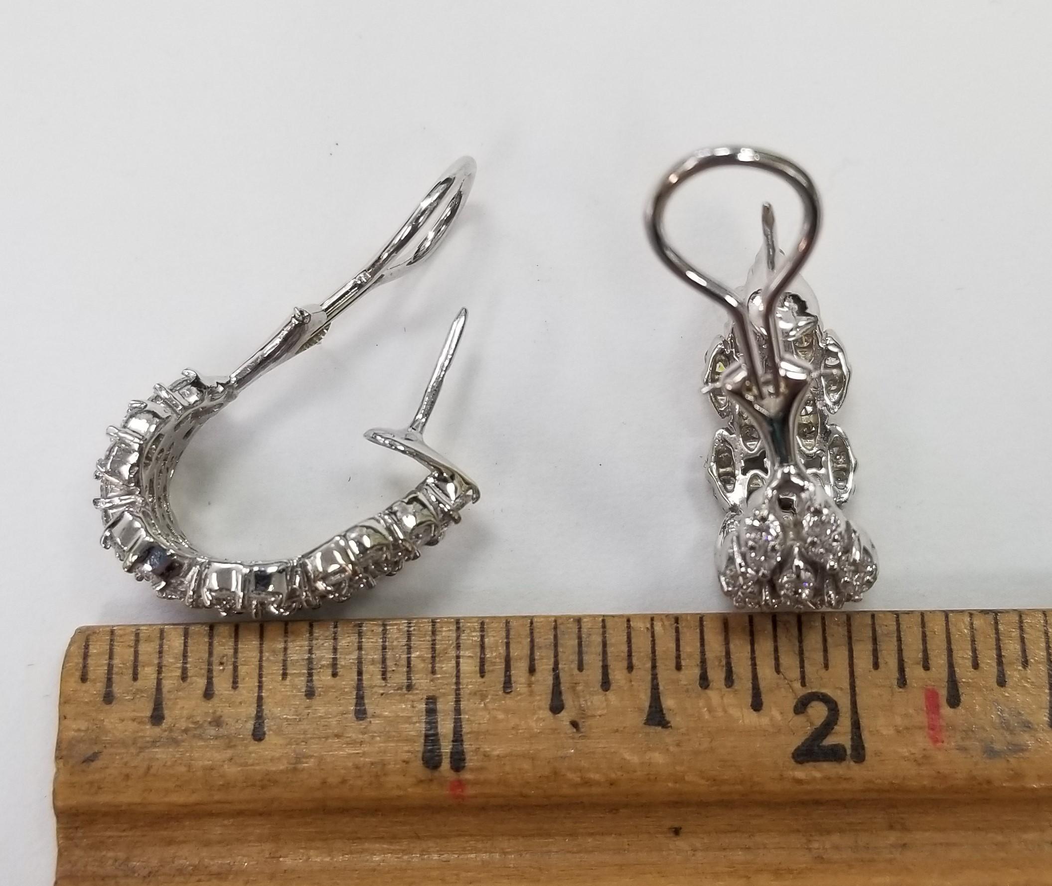 Round Cut 18 Karat White Gold 