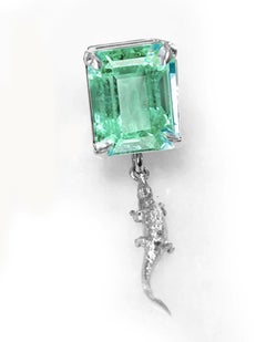 White Gold Mesopotamia Contemporary Pendant Necklace with Emerald