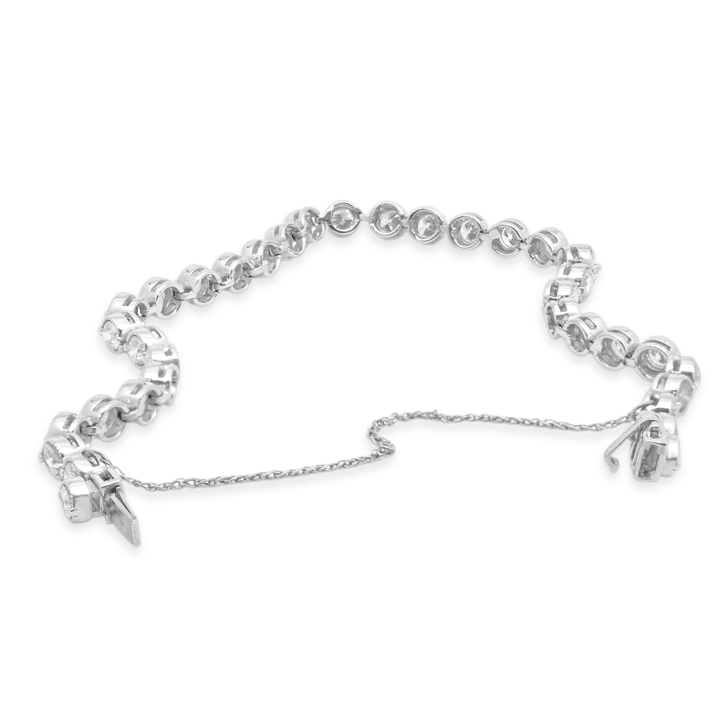 Bracelet en or blanc 18 carats avec chaton à milgrain et diamants Excellent état - En vente à Scottsdale, AZ