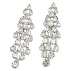 Orecchini pendenti con diamanti naturali a taglio misto in oro bianco 18 carati (1,93 carati)