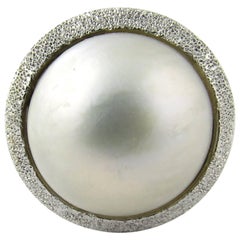 18 Karat White Gold Mobe Pearl Ring
