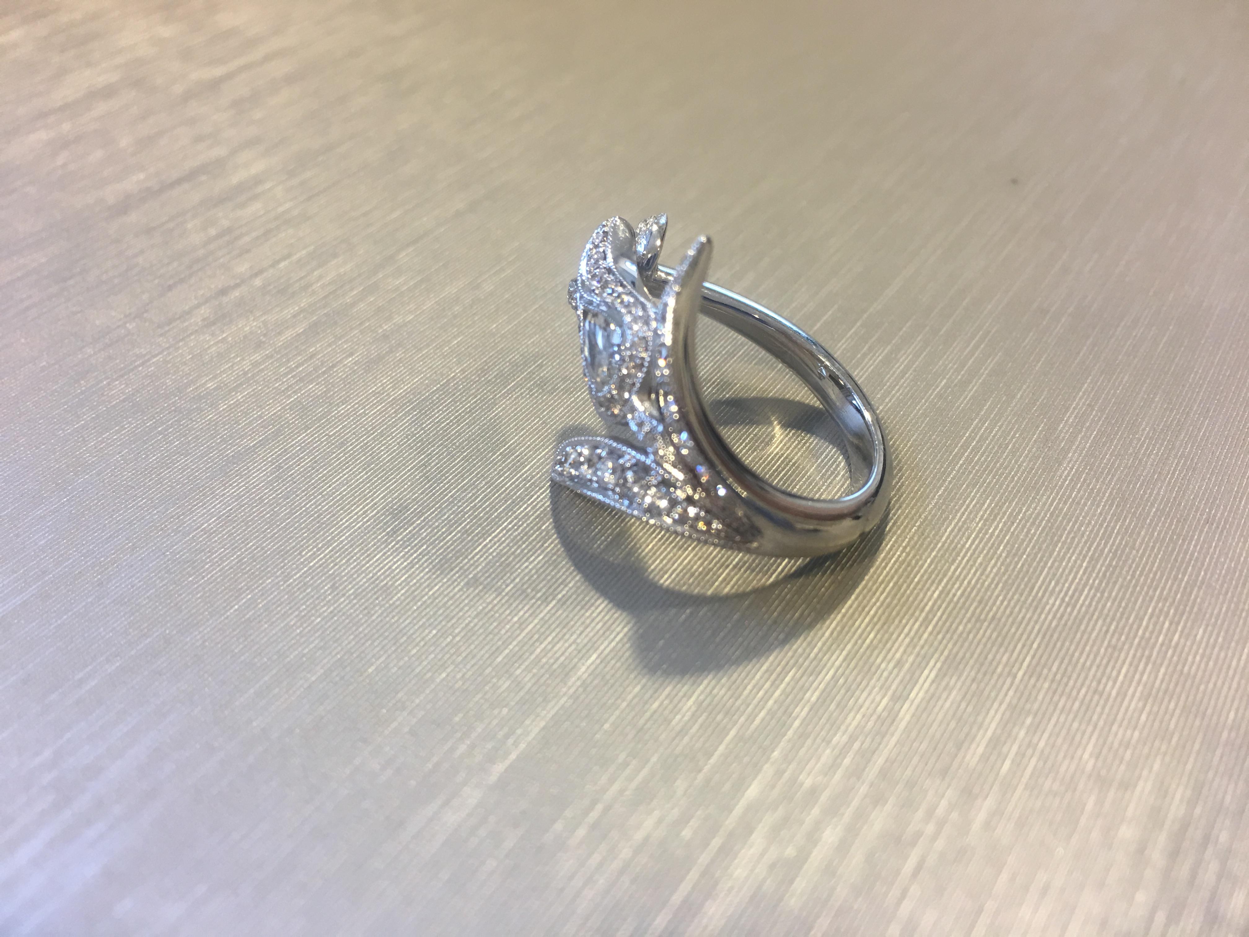 18 Karat White Gold Monan White Tulip Cock Ring Set with 0.83 carat of Diamonds In New Condition In Istanbul, TR