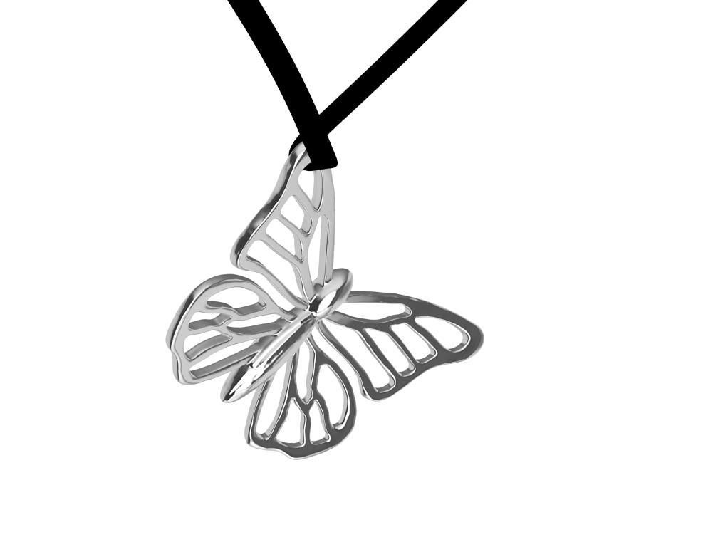 18 Karat White Gold Monarch Butterfly Pendant Necklace In New Condition For Sale In New York, NY
