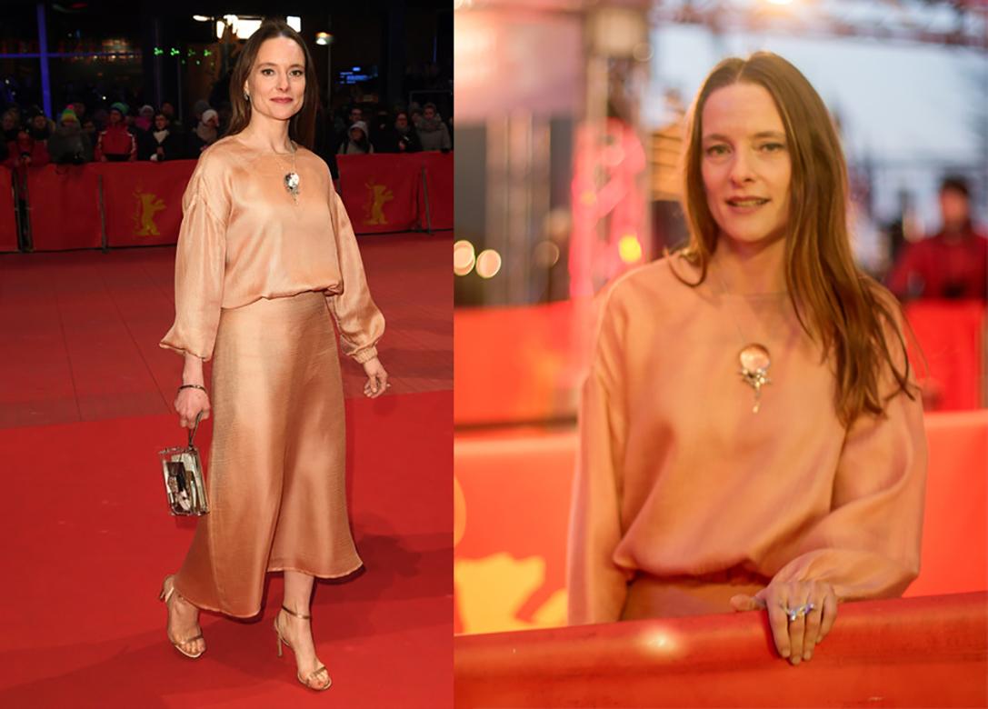 Artista Collana con ciondolo a forma di luna in oro bianco con rubellite e diamanti da un carato in vendita