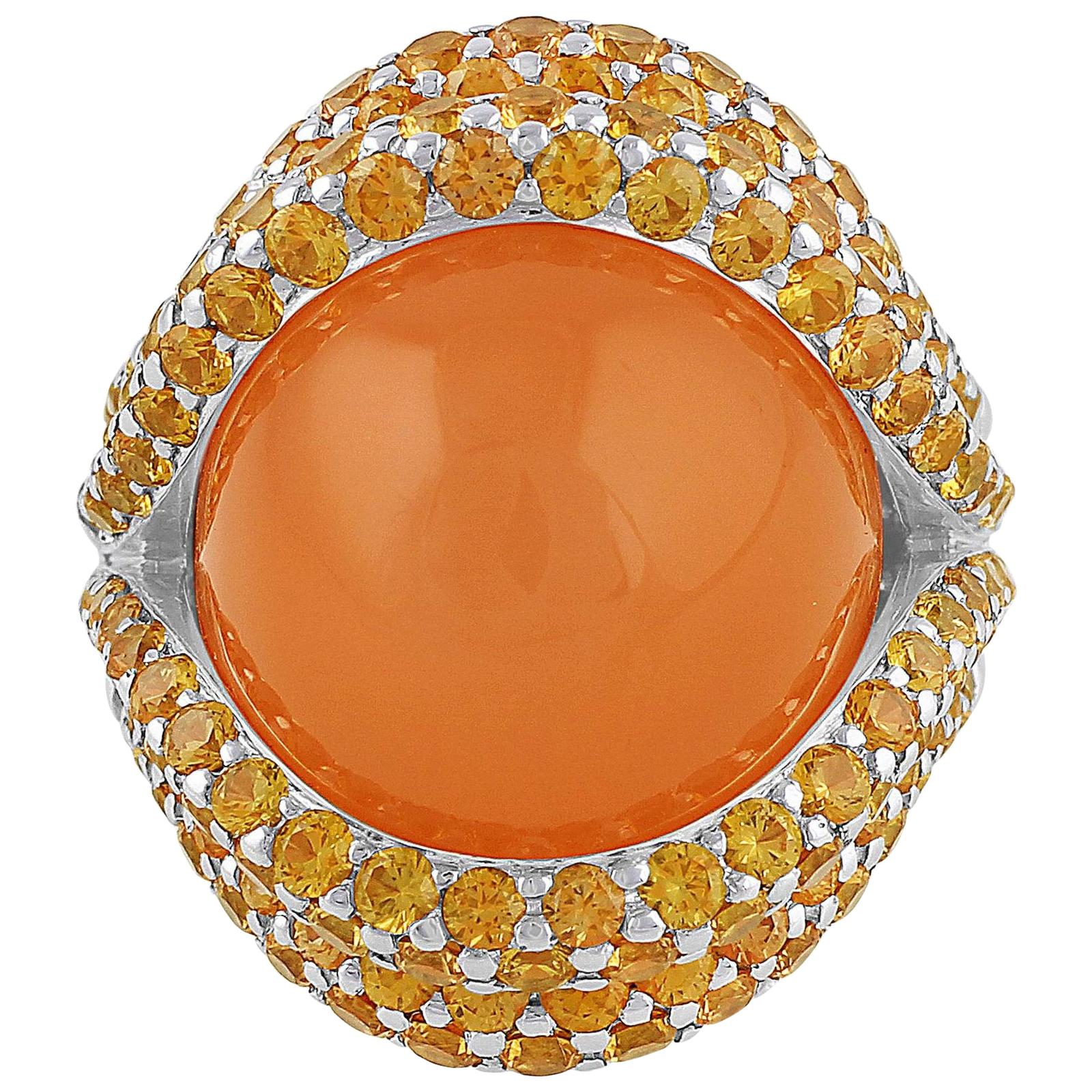 18 Karat White Gold Moonstone Ring For Sale at 1stDibs