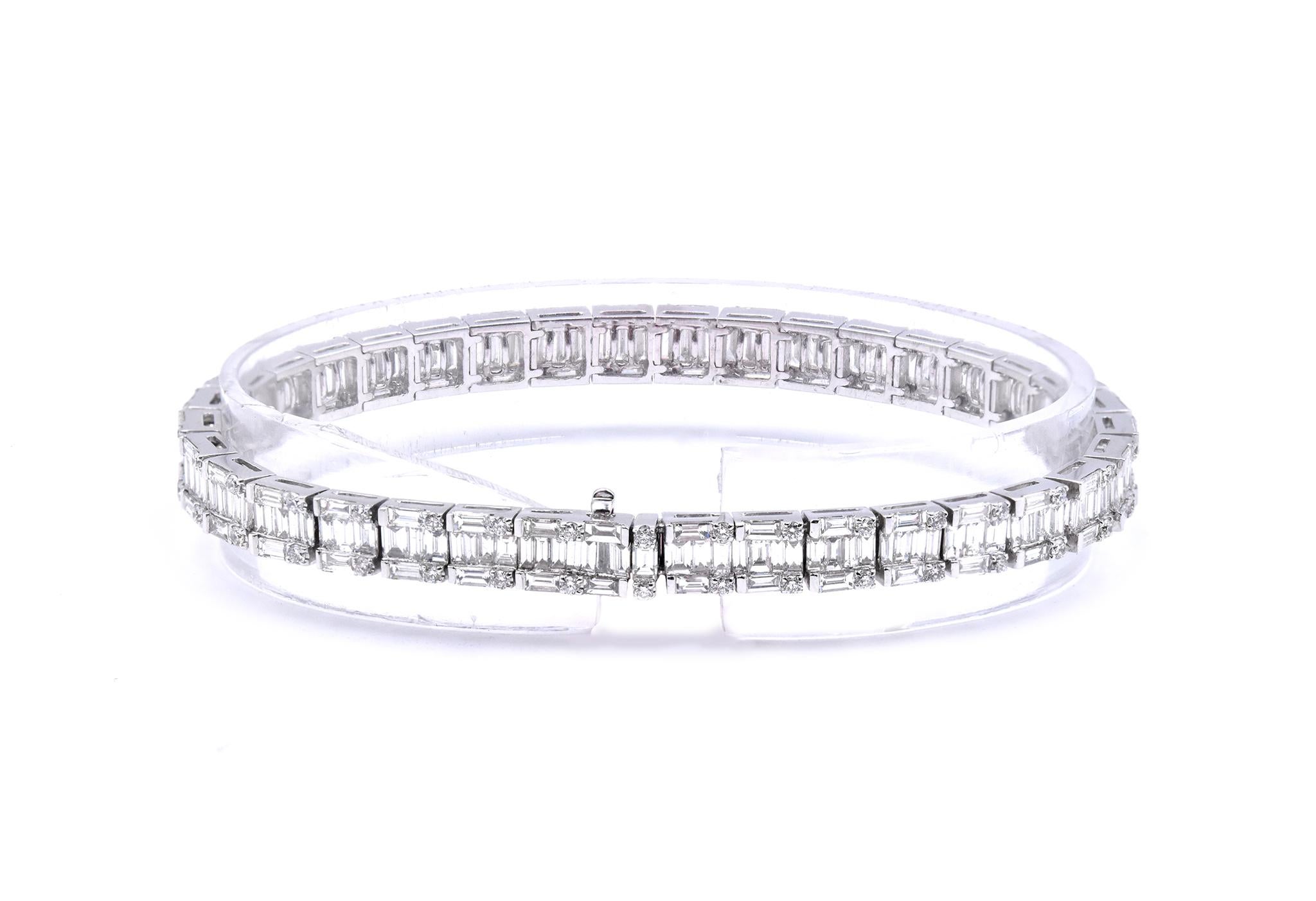 18 Karat White Gold Mosaic Set Diamond Tennis Bracelet In Excellent Condition For Sale In Scottsdale, AZ
