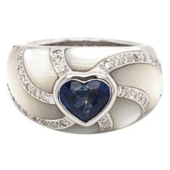 18 Karat White Gold Mother of Pearl and Sapphire Ring, Made in Italy