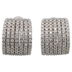 Boucles d'oreilles Huggie en or blanc 18 carats avec diamants naturels en pavé sur plusieurs rangs