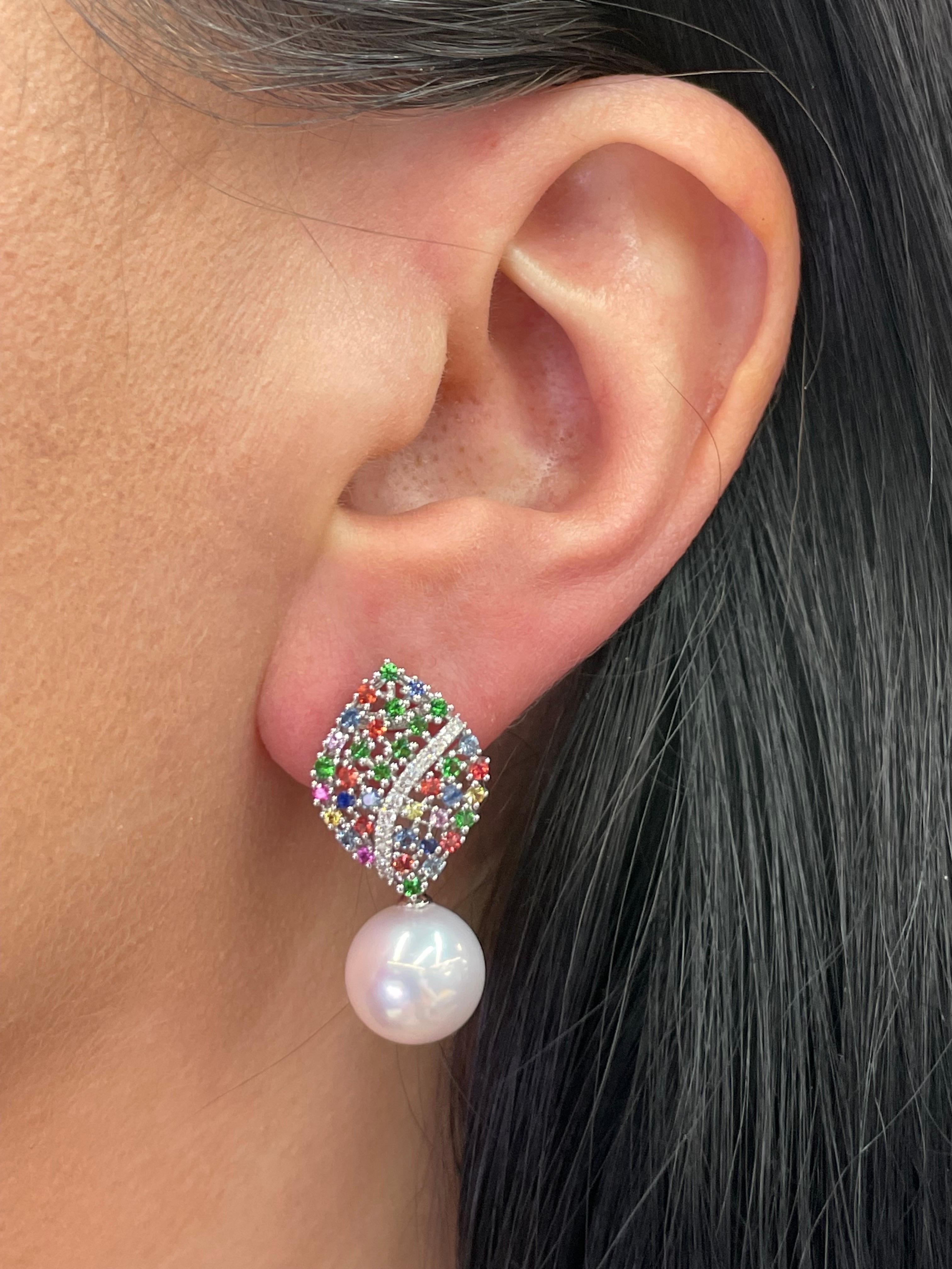 18 Karat White Gold Multi Sapphire Freshwater Diamond Drop Earrings 1.32 Carats In New Condition For Sale In New York, NY