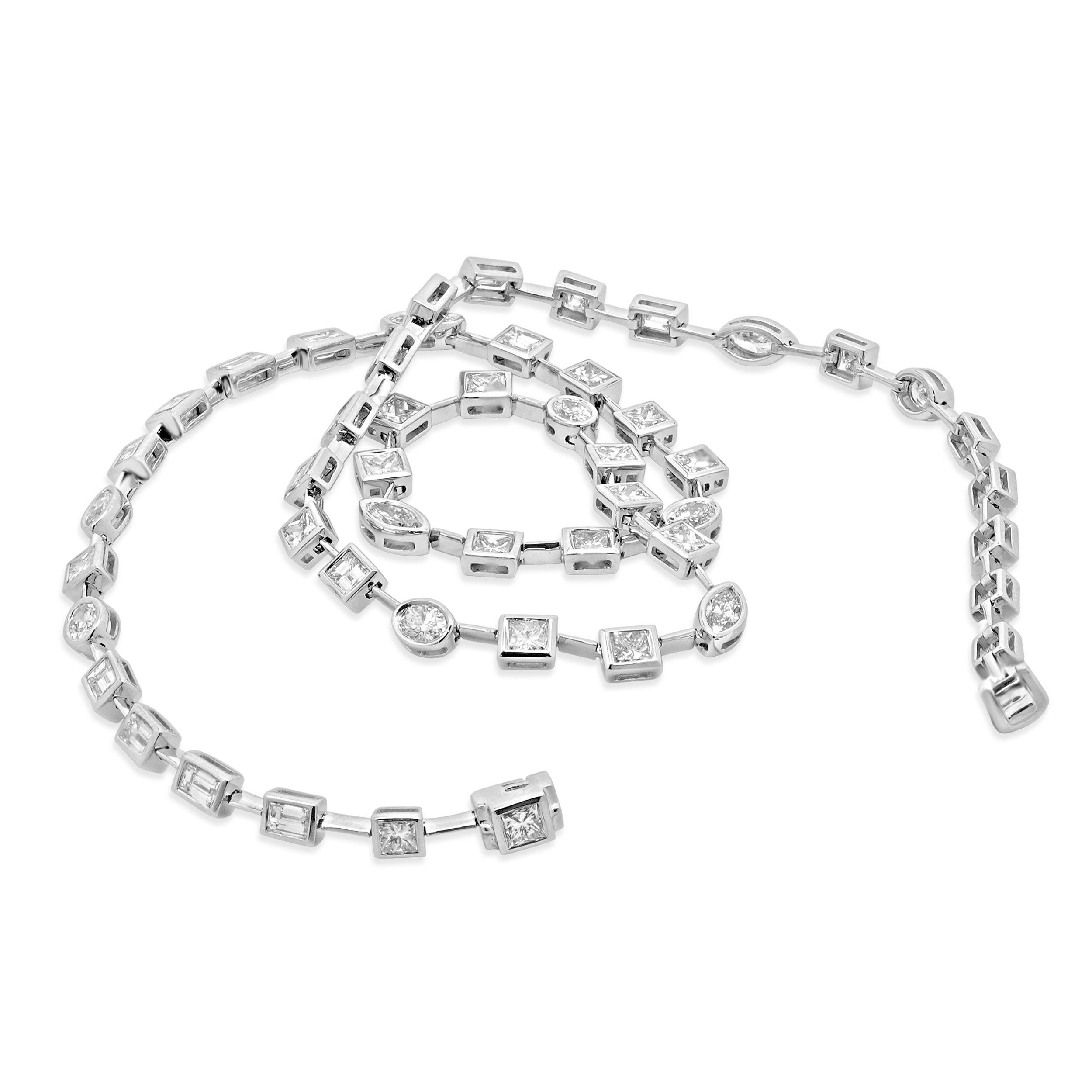 Collar de tenis de diamantes engastados en bisel multiforme de oro blanco de 18 quilates Corte redondo en venta
