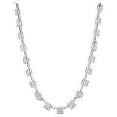 Collar de tenis de diamantes engastados en bisel multiforme de oro blanco de 18 quilates