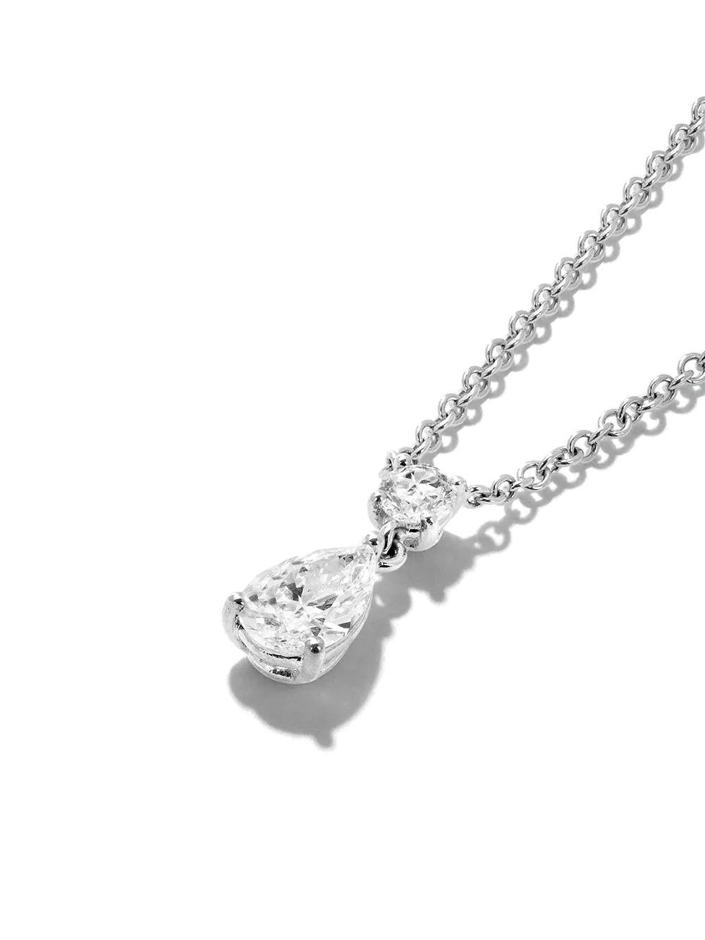 AS29
18kt white gold Mye diamond pendant necklace

This diamond necklace from AS29's Mye collection is a beautiful classic. Crafted in 18kt white gold, this chain necklace is decorated with a sparkling round cut diamond and an oval cut diamond. Let