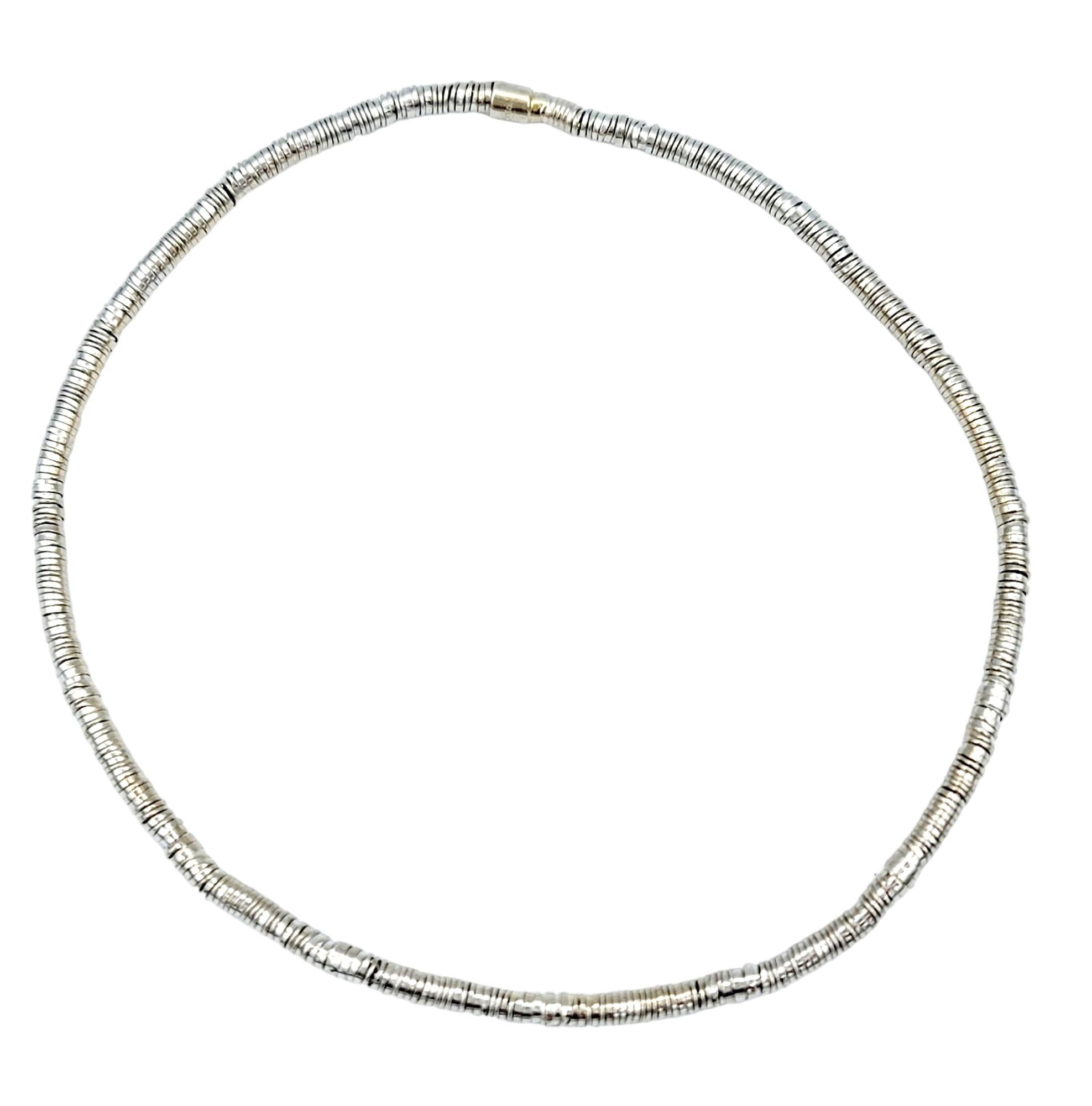 Oro Blanco de 18 Kilates Pulsera Estilo Eternidad Disco Apilado Flexible Estrecha 2,3 mm Contemporáneo en venta