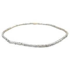 18 Karat Weißgold Schmale 2,3 mm Flexibles, gestapeltes Scheibenarmband im Eternity-Stil