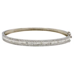 18 Karat White Gold Natural 2.50 Carat Round & Baguette Diamond Bangle Bracelet
