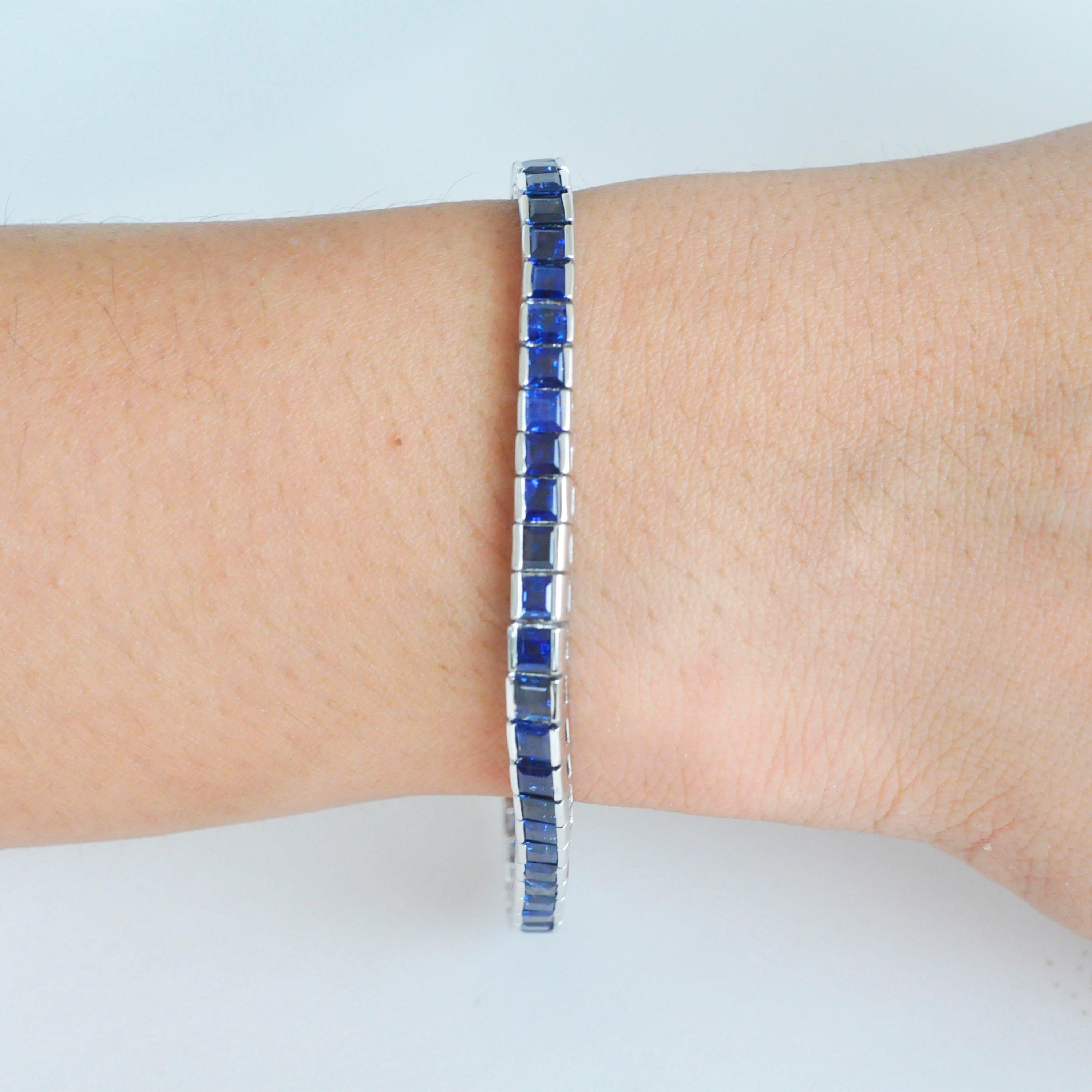 Quadratisches Tennisarmband aus 18 Karat Weißgold mit natürlichem blauem Saphir 7