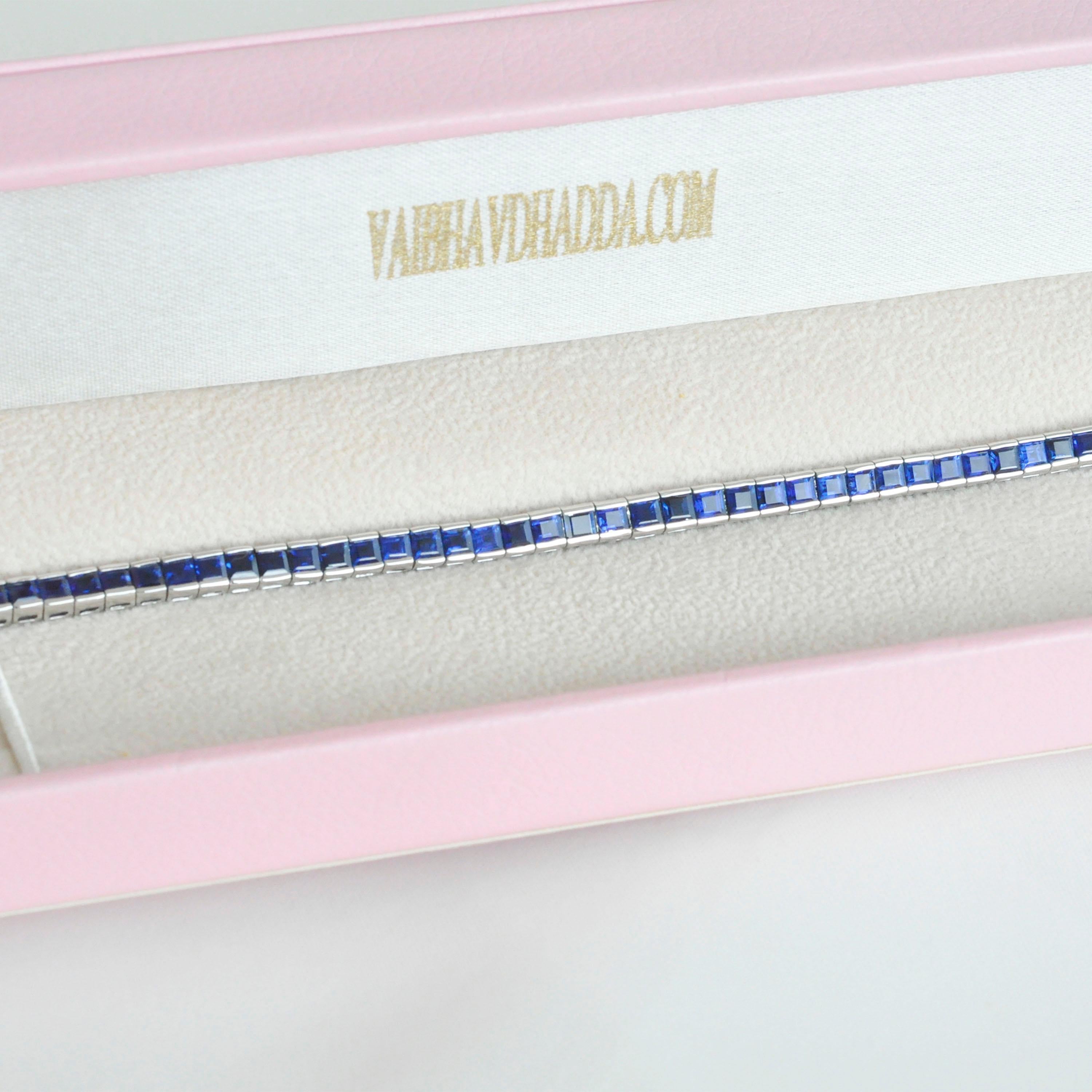 Bracciale Tennis Line quadrato in oro bianco 18 carati con zaffiro blu naturale In condizioni Nuovo in vendita a Jaipur, Rajasthan