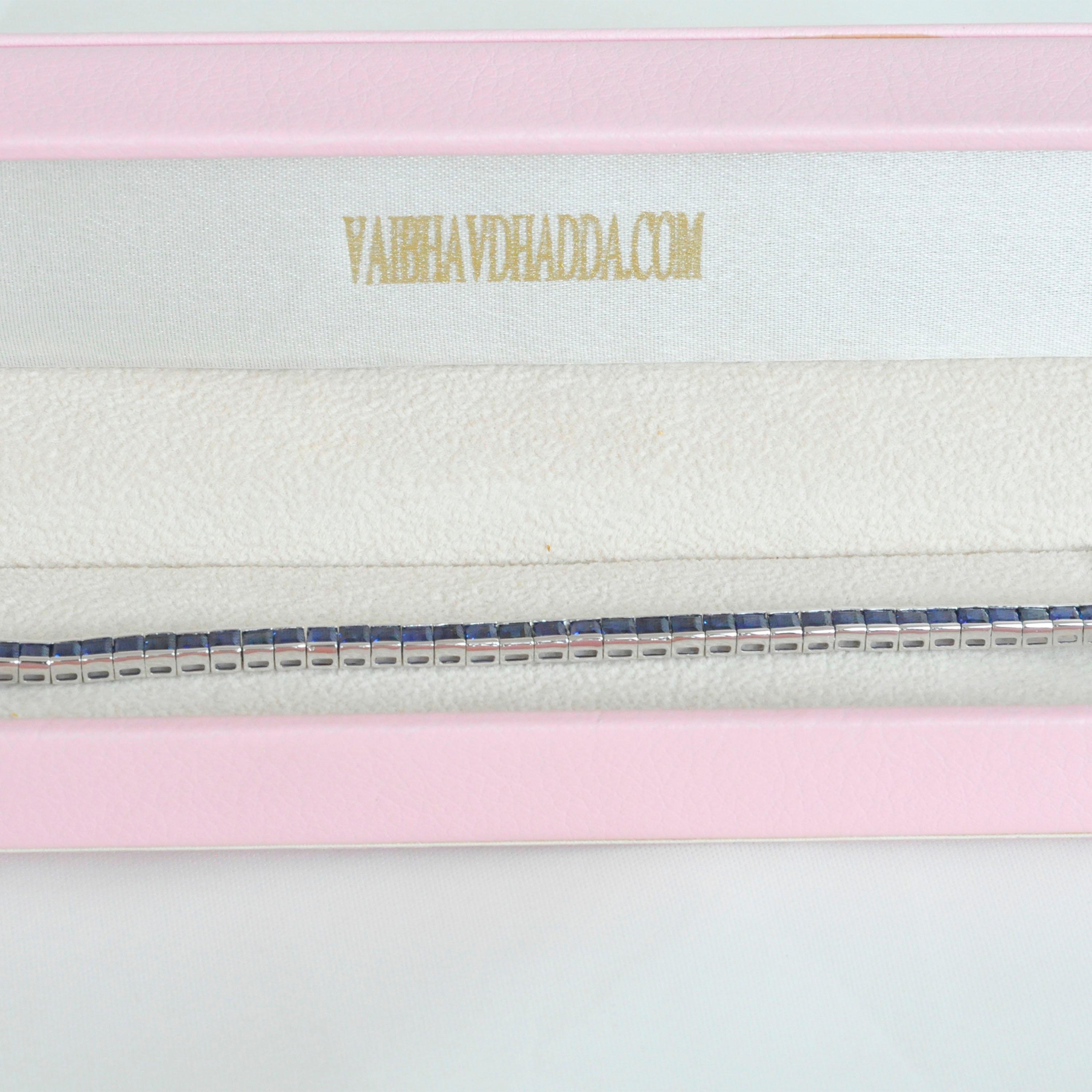Quadratisches Tennisarmband aus 18 Karat Weißgold mit natürlichem blauem Saphir 3