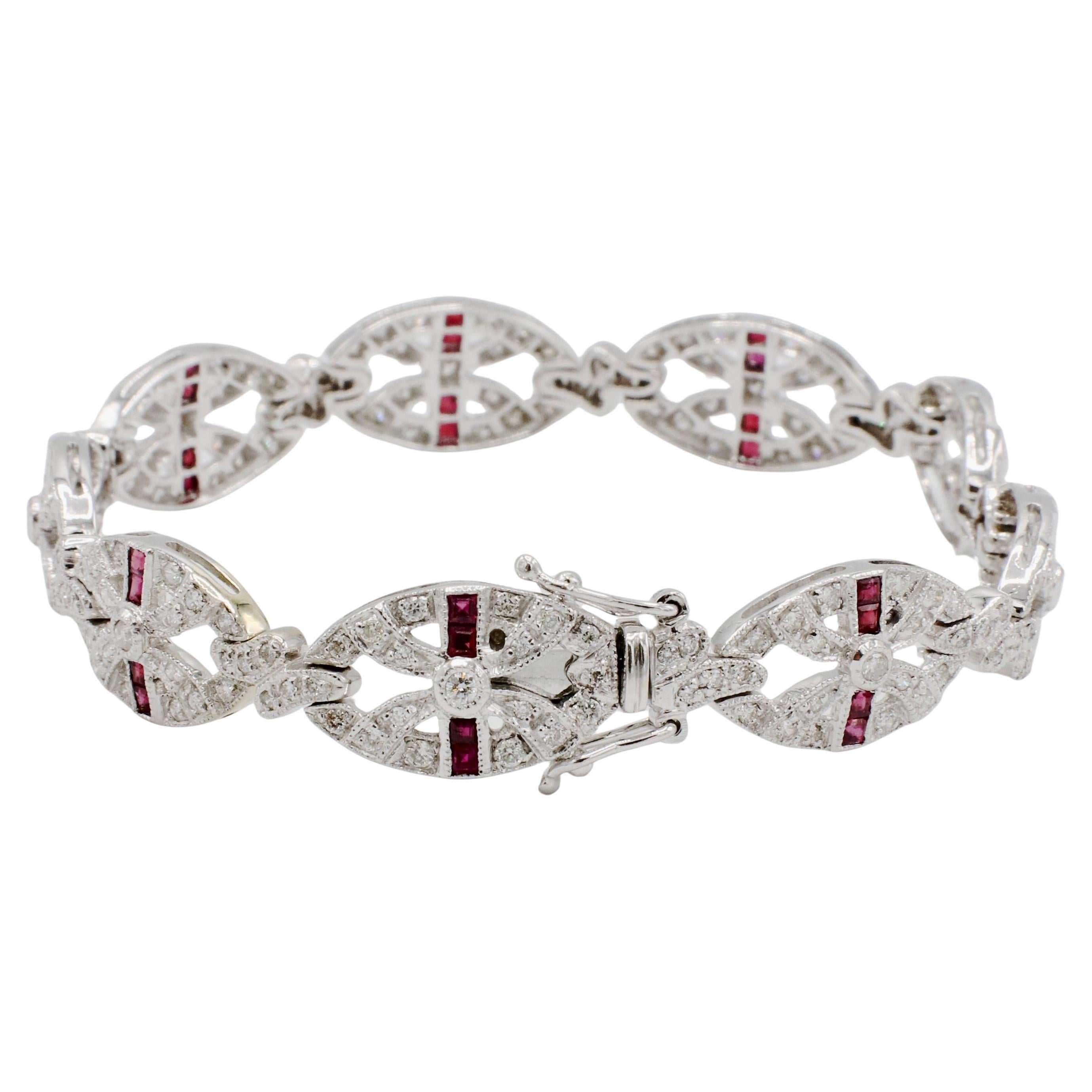 Bracelet à maillons en or blanc 18 carats avec diamant naturel et rubis en station 
Métal : or blanc 18k
Poids : 16.97 grammes
Diamants : Environ 1.50 CTW H-I SI diamants ronds naturels
Longueur : 6.75 pouces
Largeur : 10 mm
RADD F35000617
