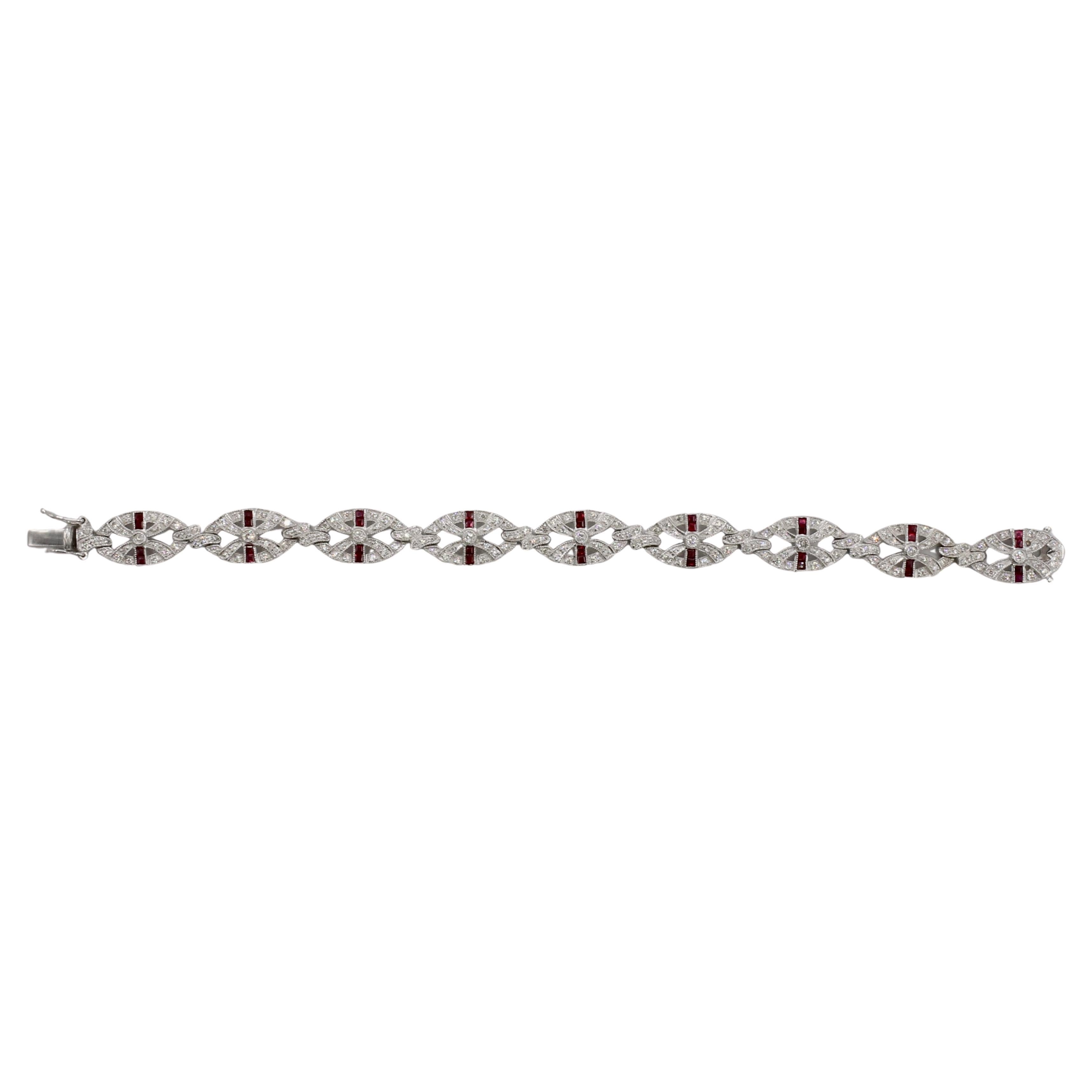 Taille ronde Bracelet à maillons station en or blanc 18 carats, diamant naturel et rubis en vente