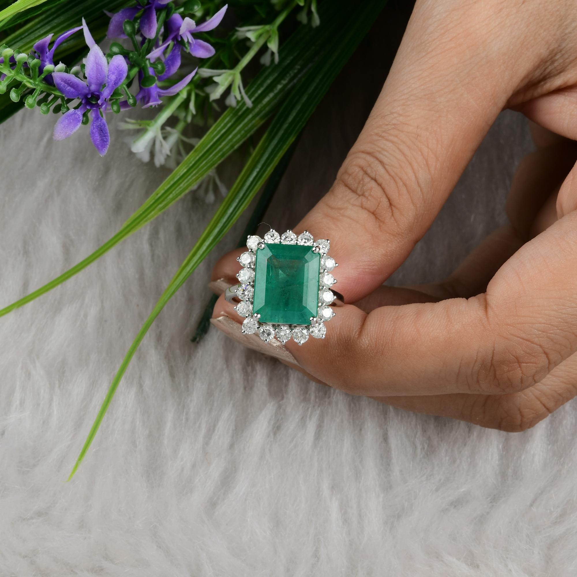 For Sale:  18 Karat White Gold Natural Emerald Gemstone Ring Diamond Handmade Fine Jewelry 6