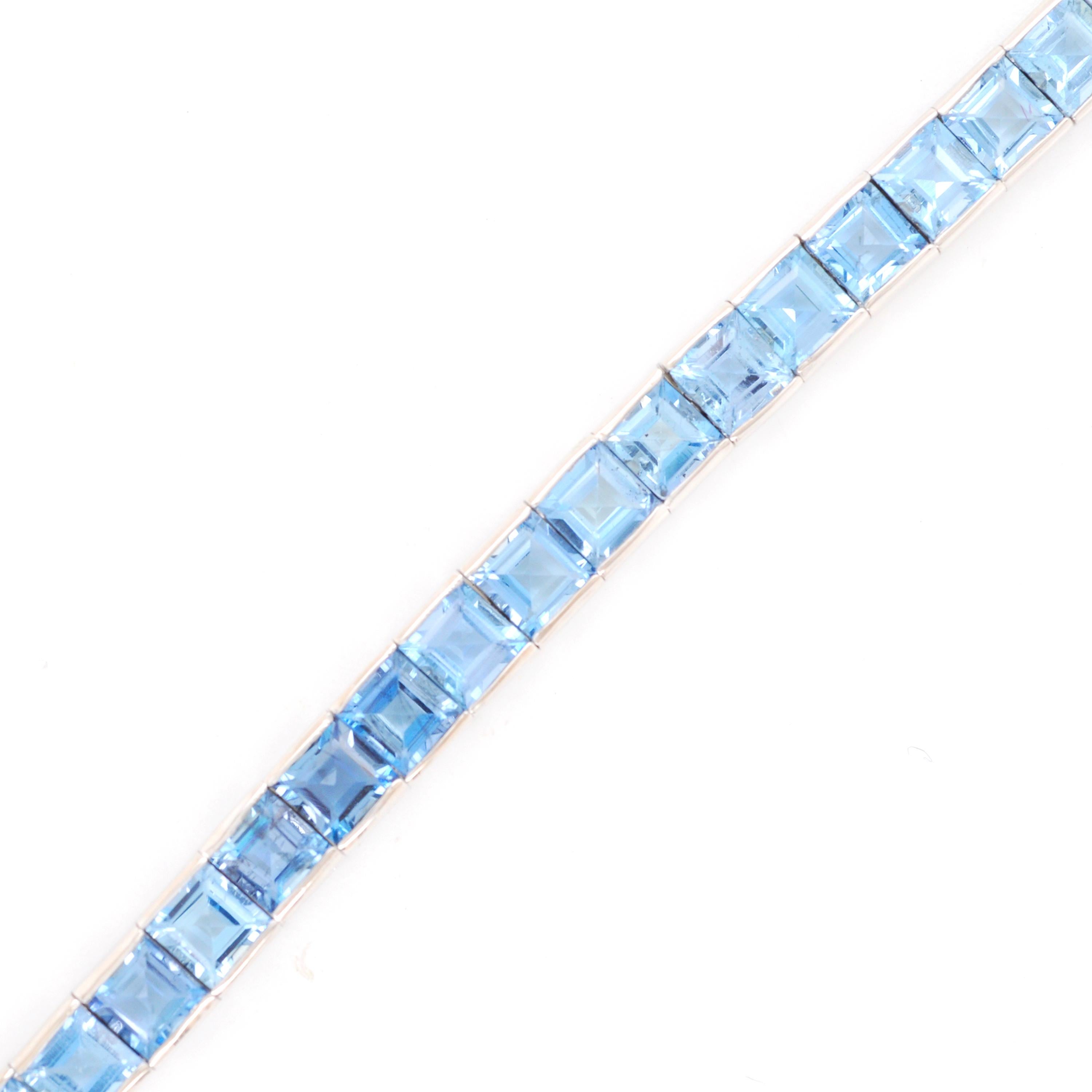 Quadratisches Aquamarin-Tennisarmband aus 18 Karat Weißgold mit natürlichem Farbverlauf im Zustand „Neu“ in Jaipur, Rajasthan