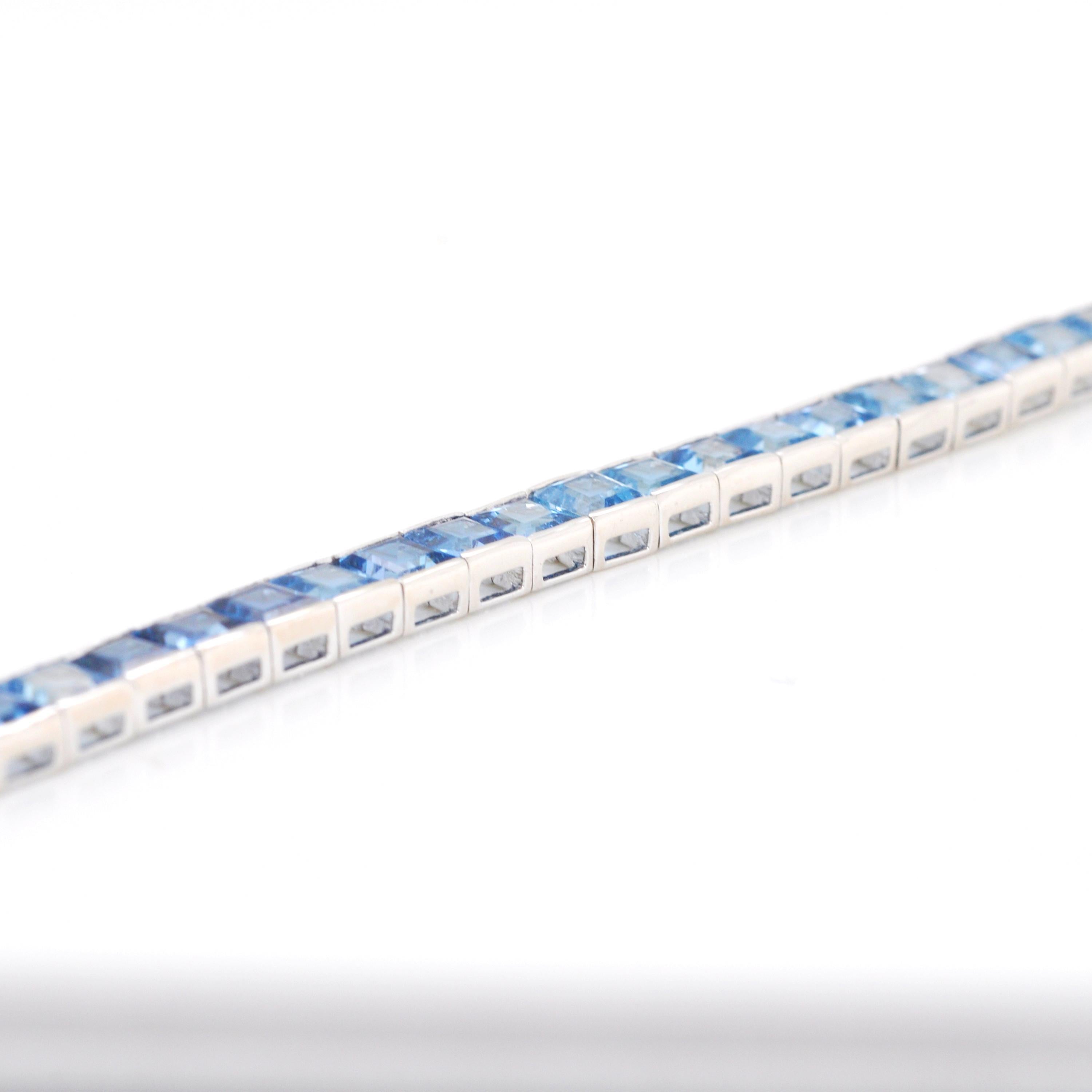 Quadratisches Aquamarin-Tennisarmband aus 18 Karat Weißgold mit natürlichem Farbverlauf Damen