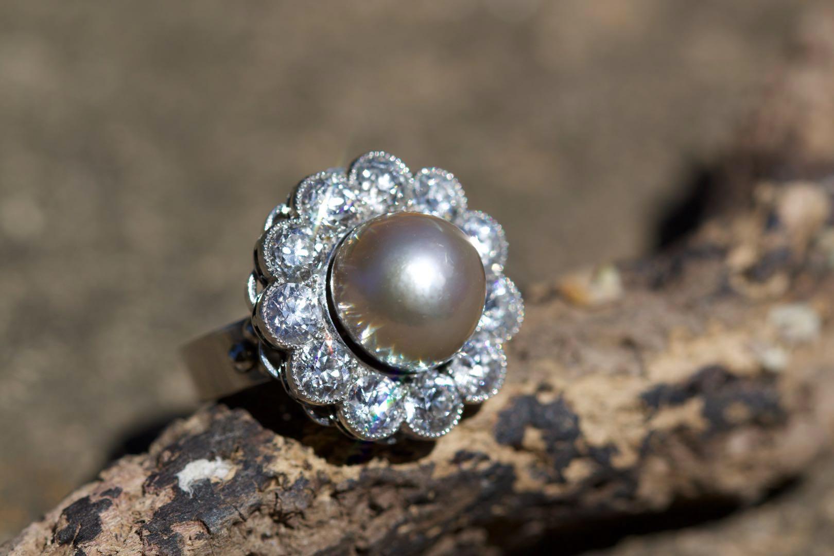 Natural Pearl and Diamond 18 Karat White Gold Ring 4