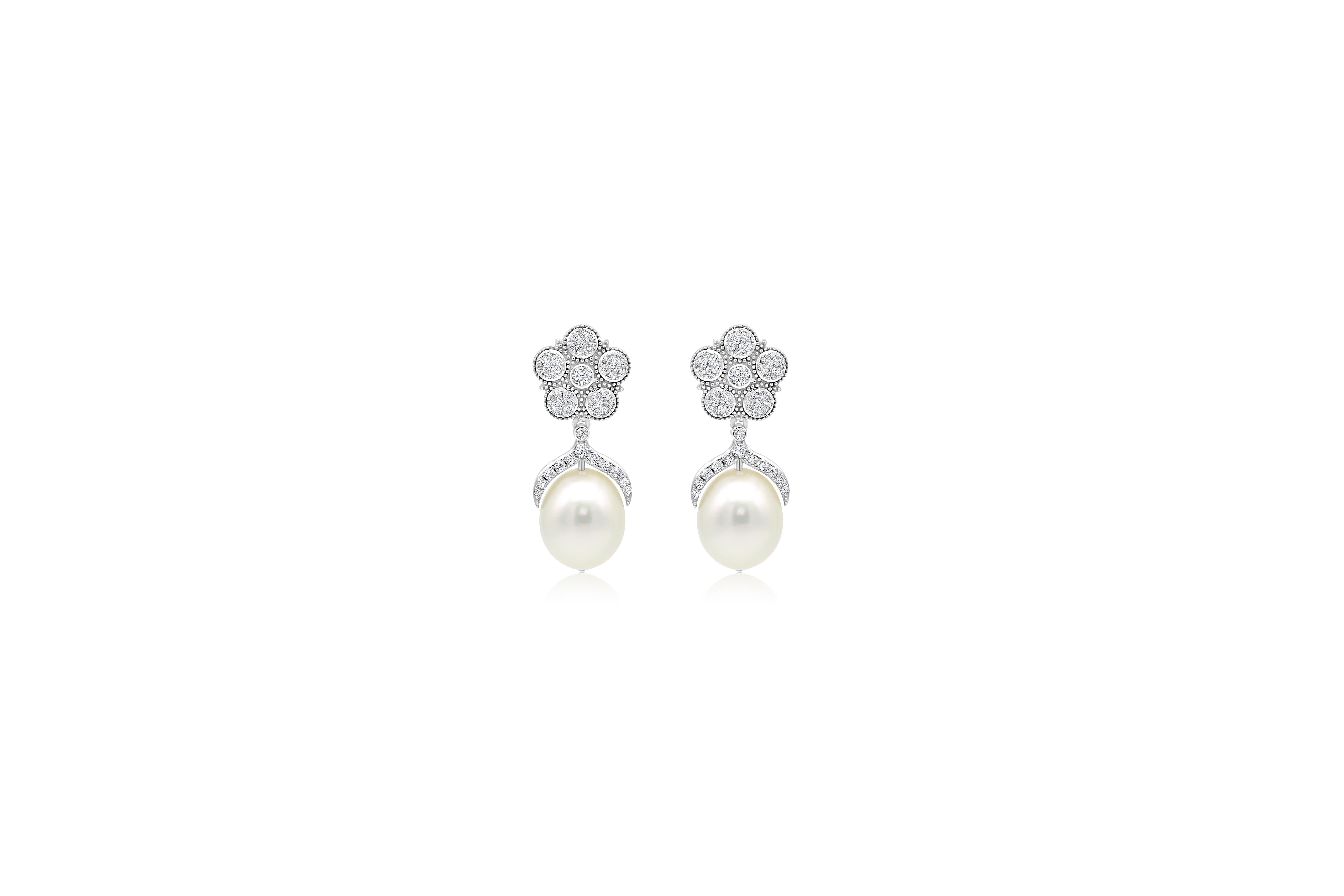 18 Karat White Gold Natural South Sea Pearl and Diamond Drop Earrings  In New Condition For Sale In Jaipur, IN