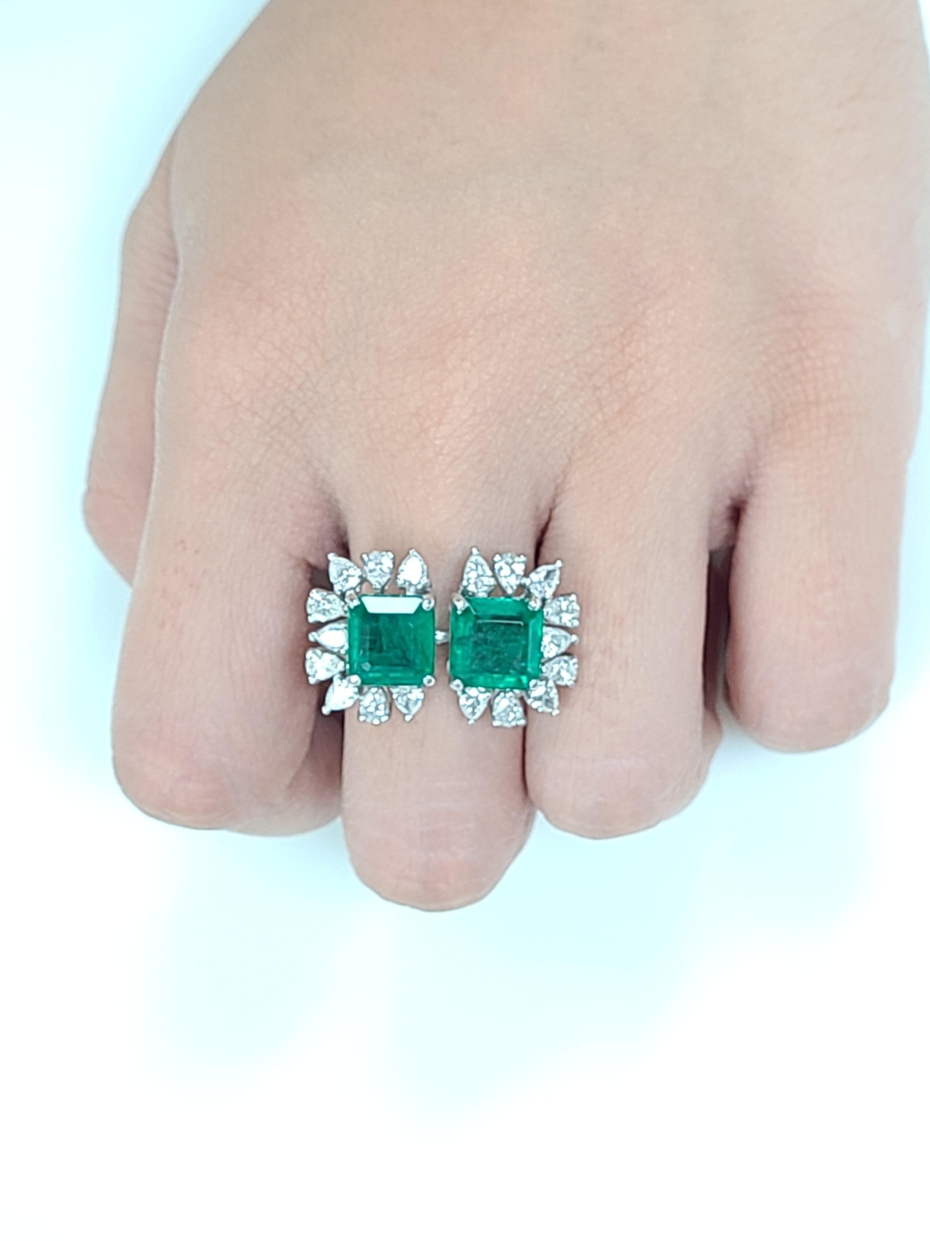 18 Karat White Gold Natural Zambia Emerald Ring Set with Diamonds 3