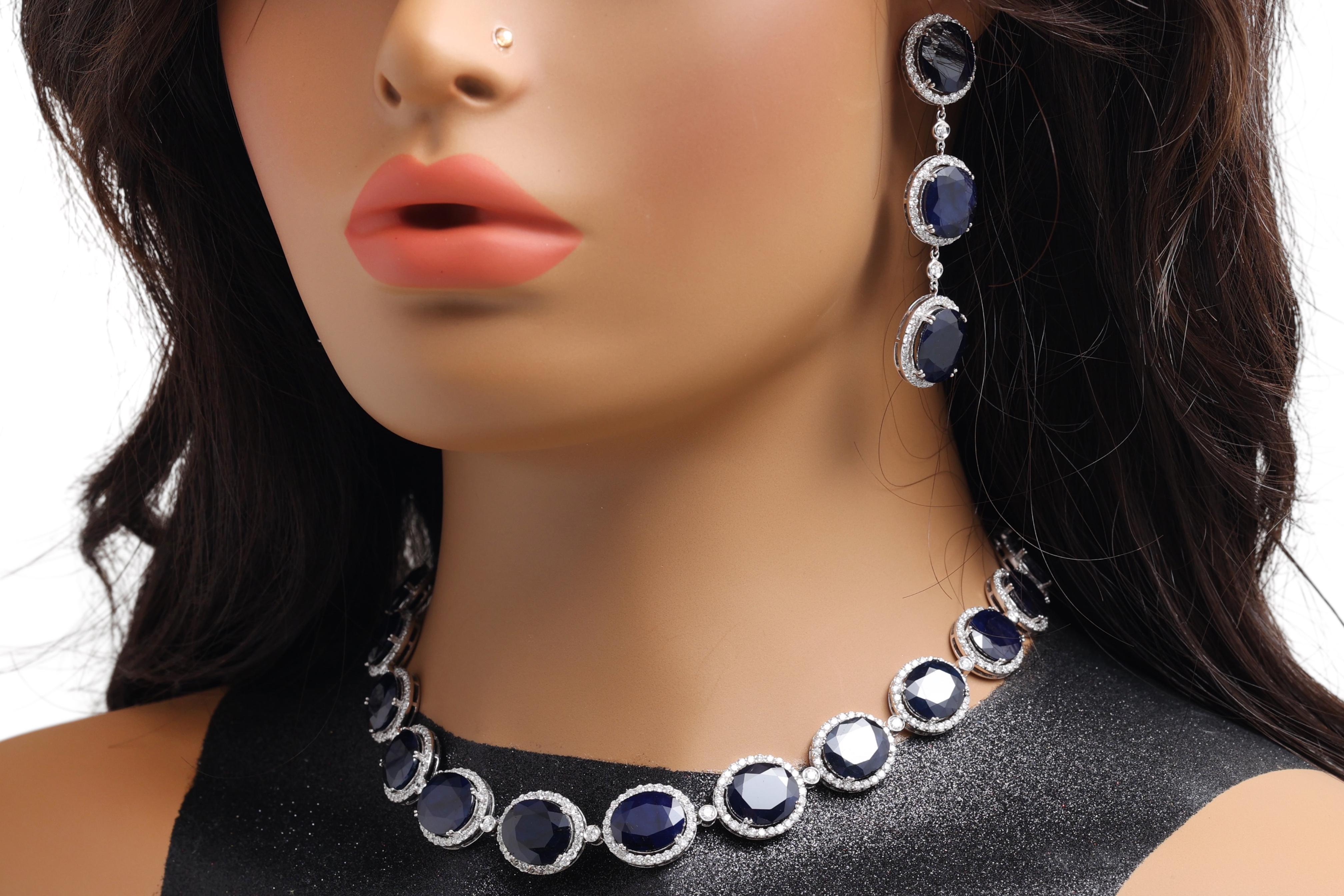 Collier en or blanc 18 carats avec 210,54 carats de saphirs et 17,01 carats de diamants en vente 12