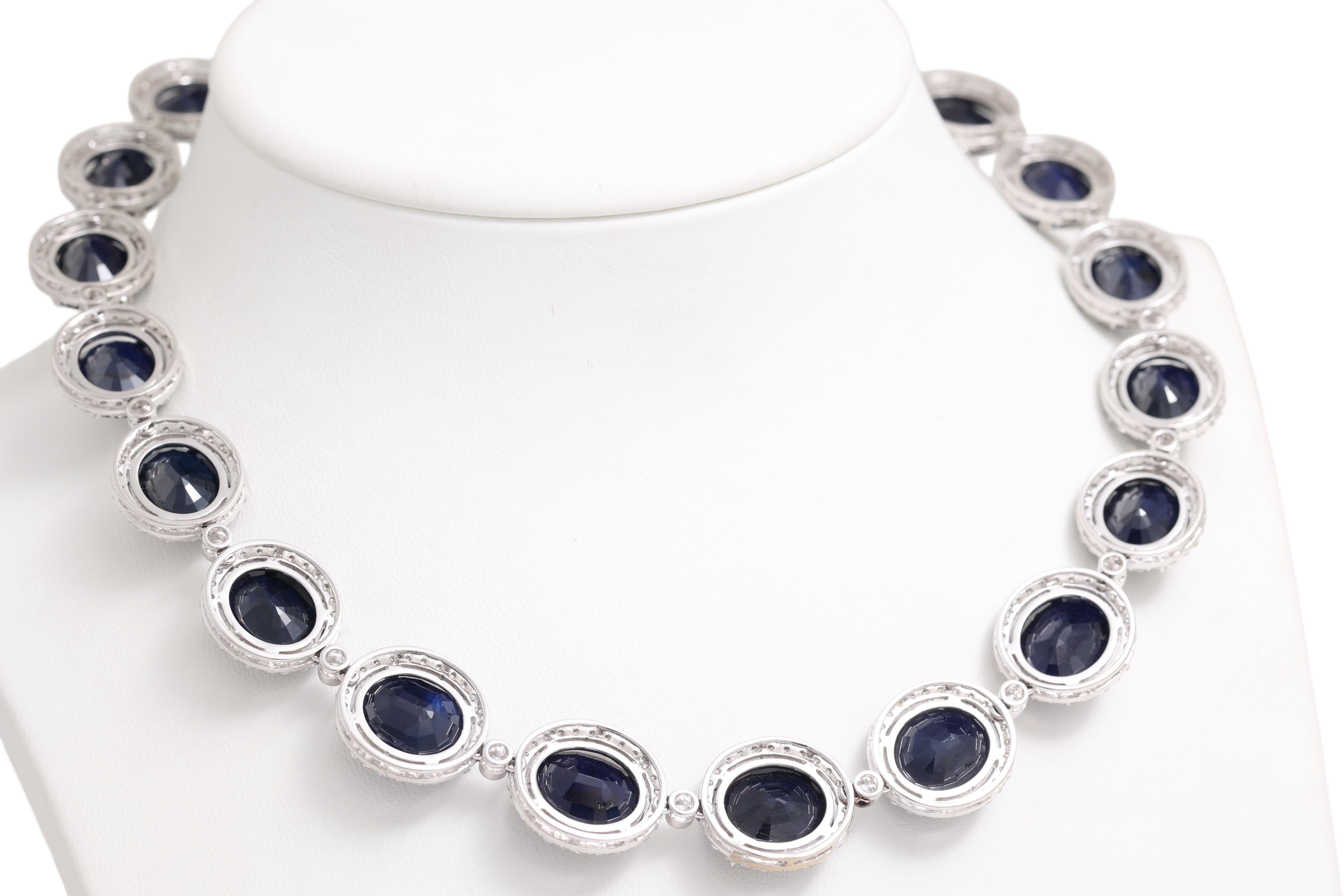Collier en or blanc 18 carats avec 210,54 carats de saphirs et 17,01 carats de diamants en vente 4