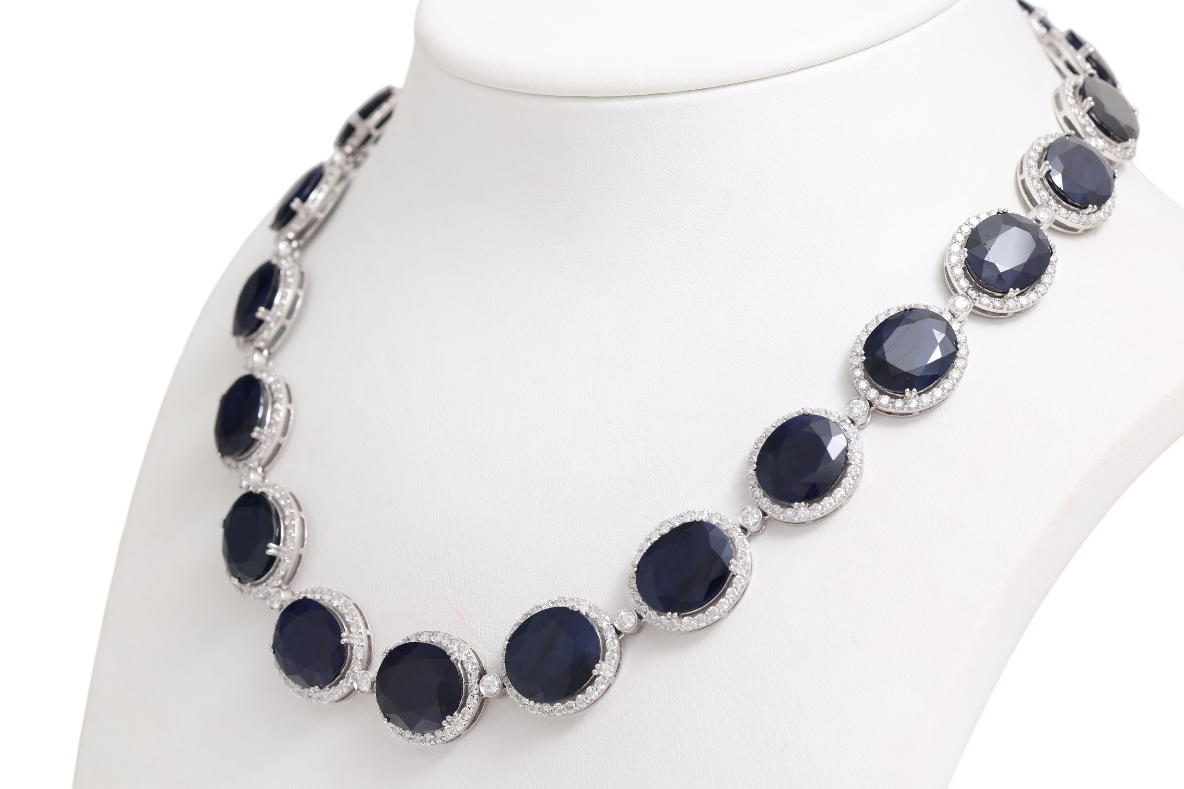 Collier en or blanc 18 carats avec 210,54 carats de saphirs et 17,01 carats de diamants Neuf - En vente à Antwerp, BE